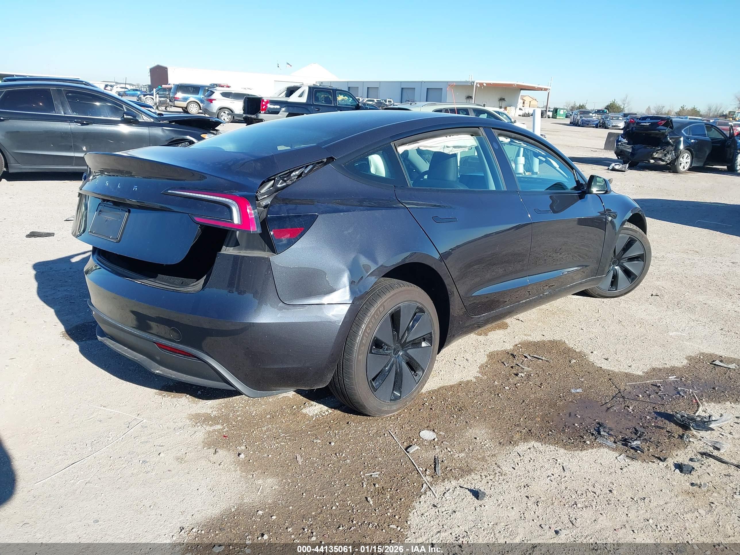 TESLA MODEL image 4