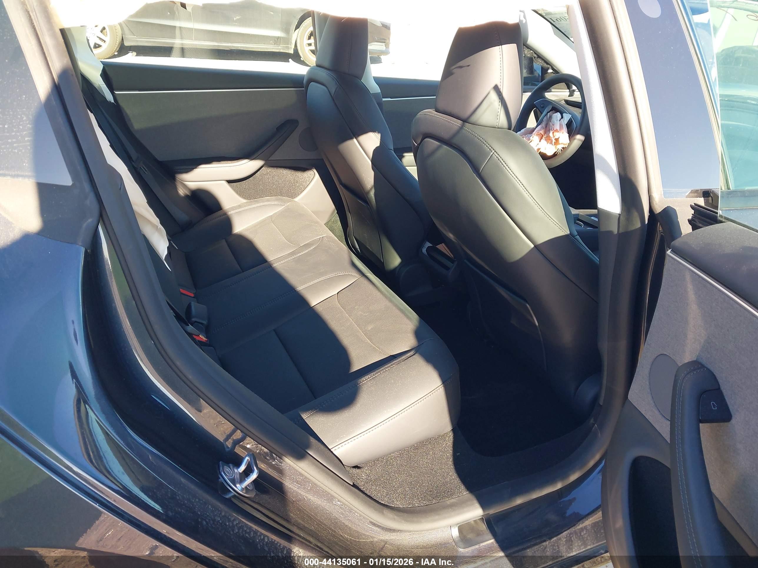 TESLA MODEL image 8