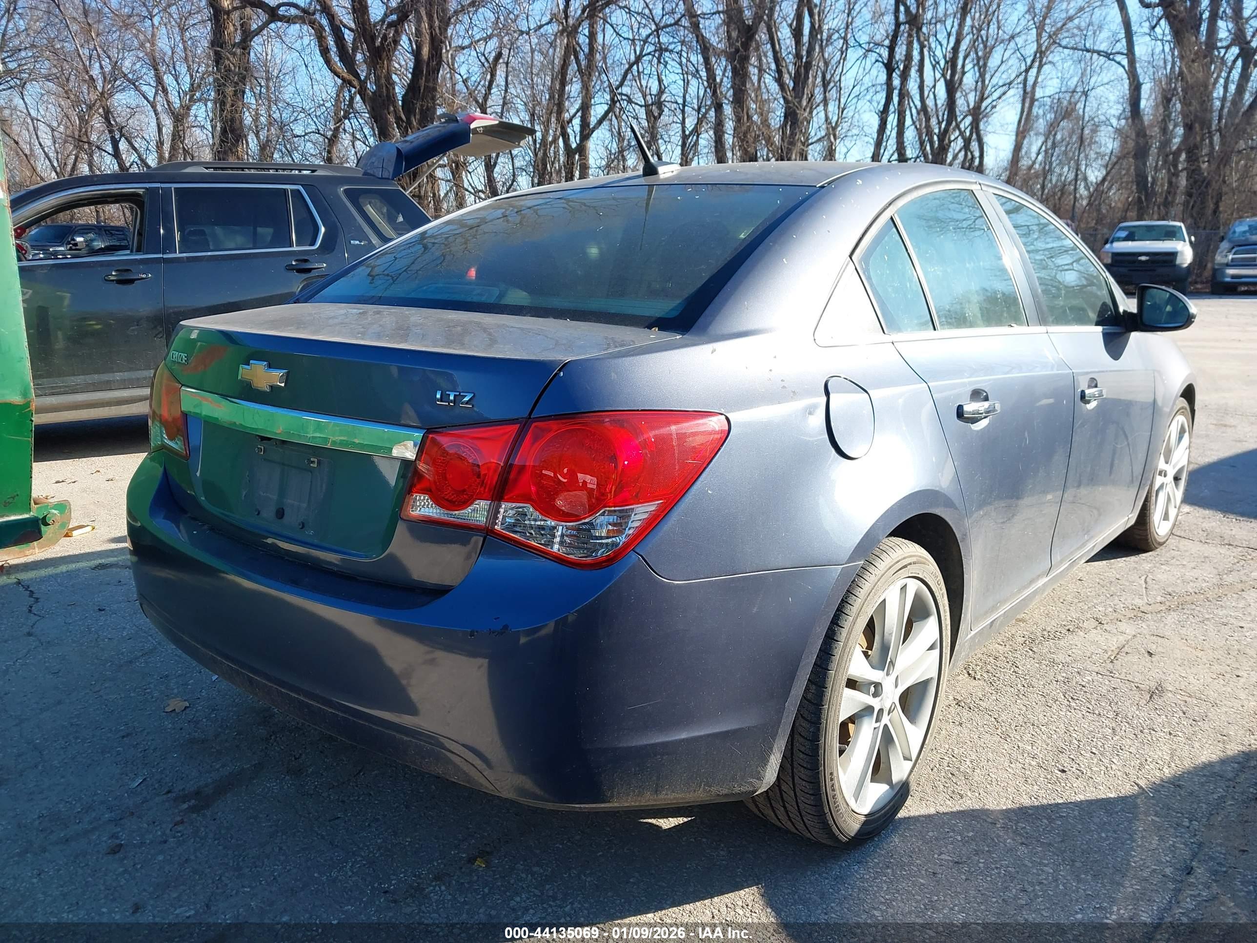 CHEVROLET CRUZE image 4