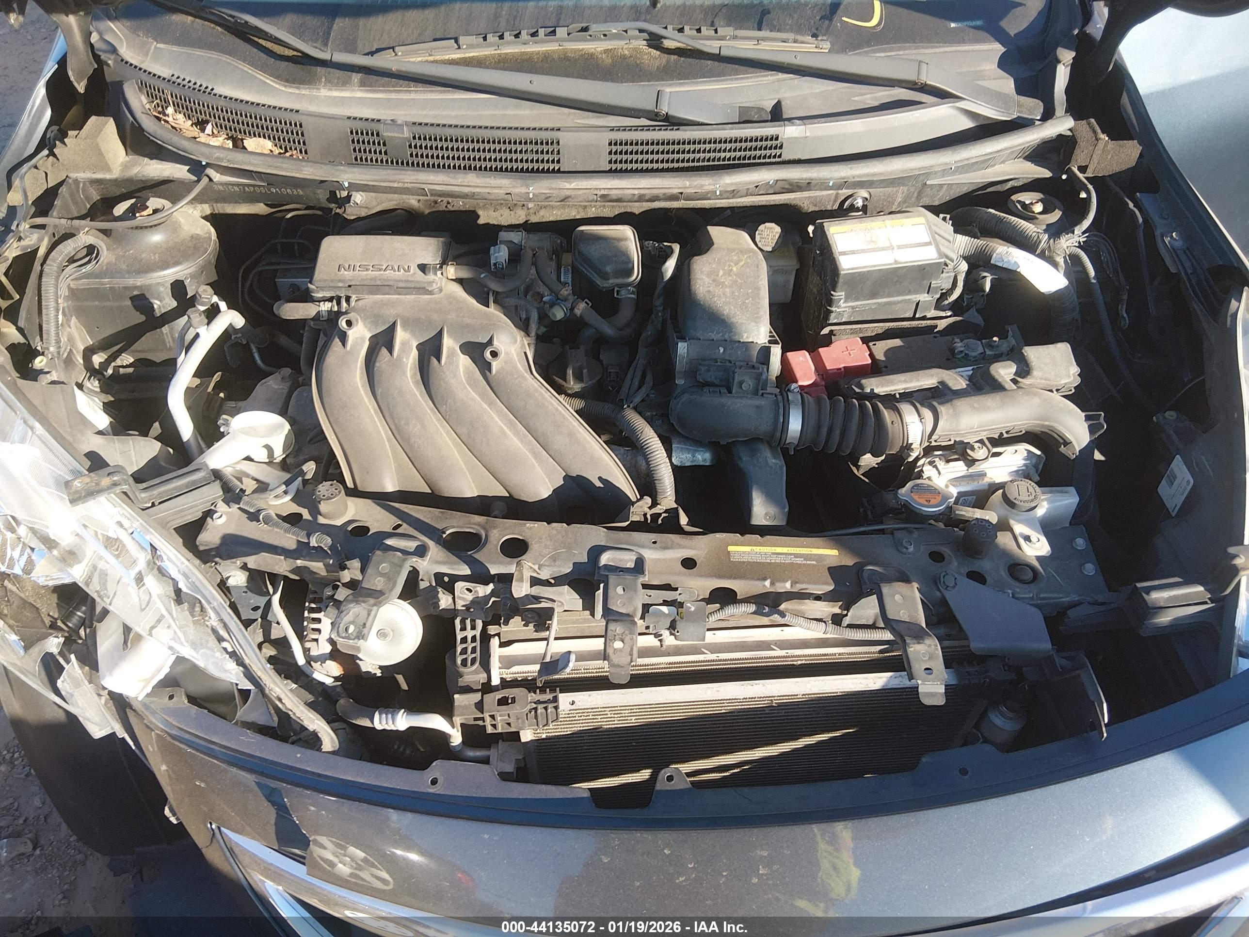 NISSAN VERSA image 10