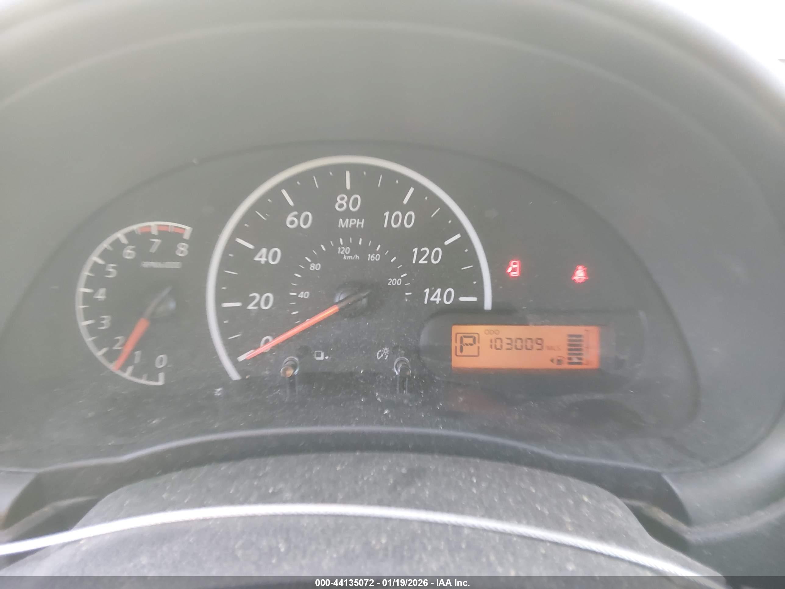 NISSAN VERSA image 7