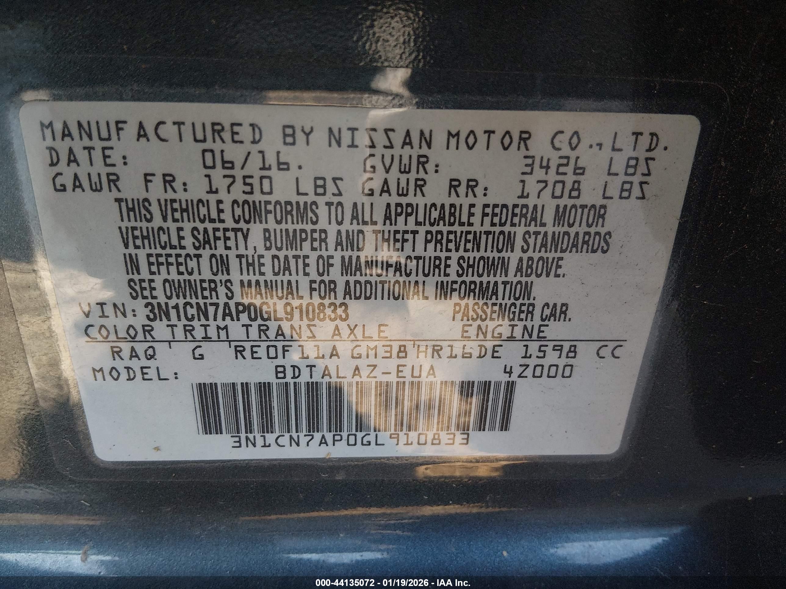NISSAN VERSA image 9