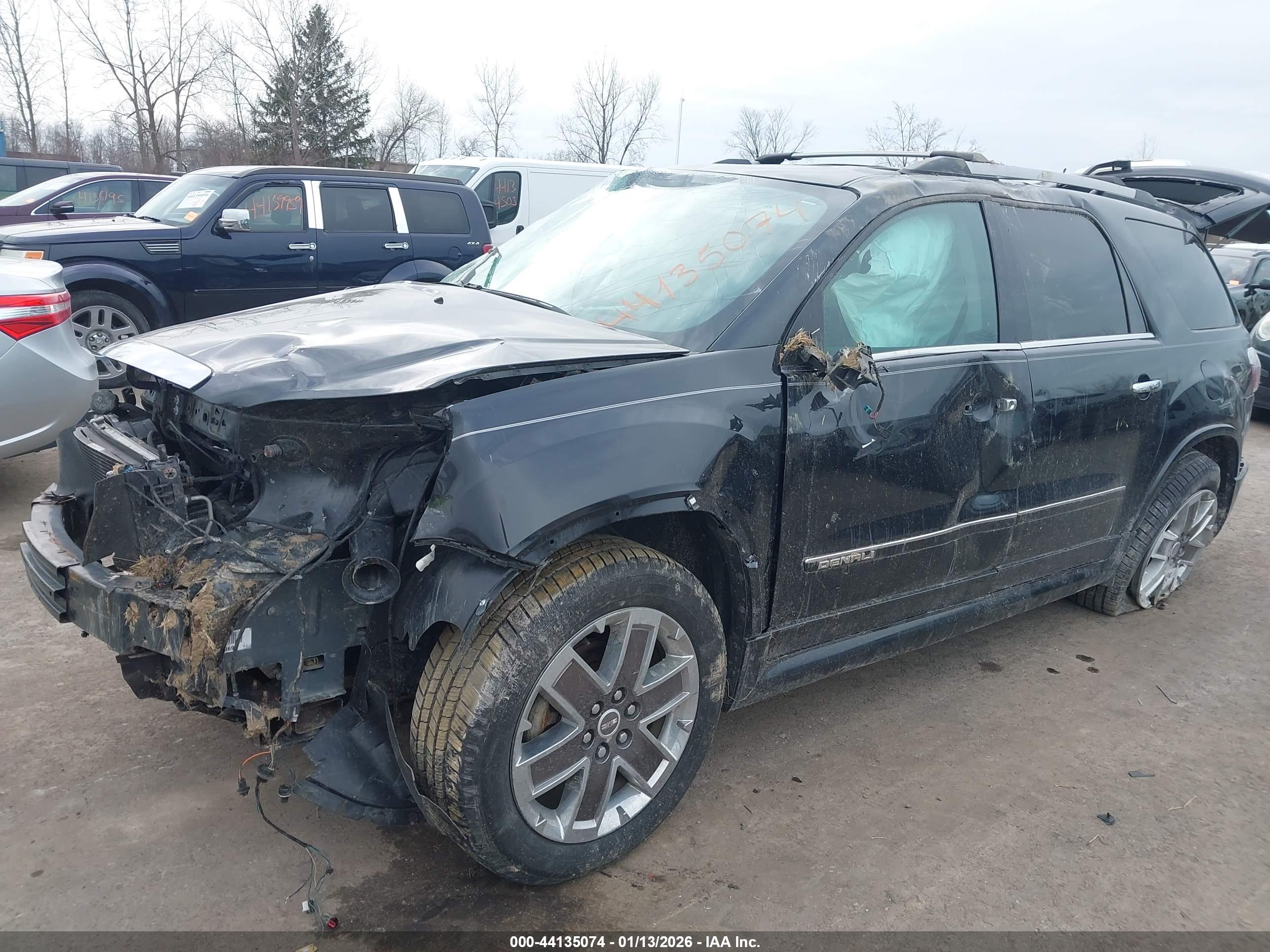 GMC ACADIA image 2