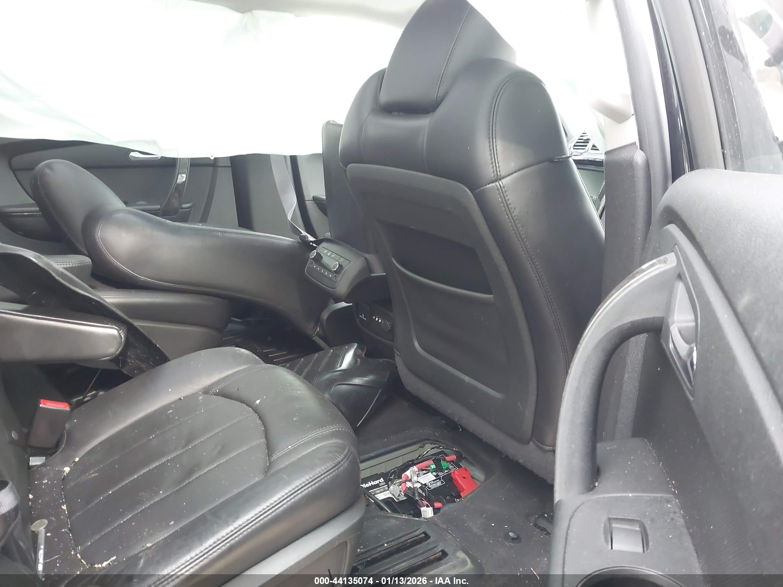 GMC ACADIA image 8