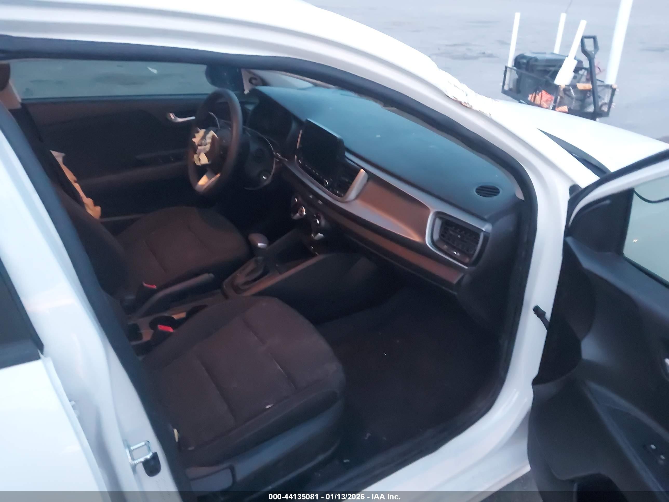 KIA RIO image 5
