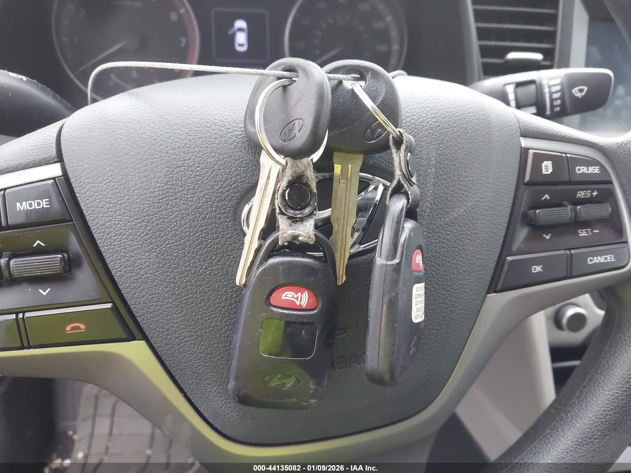 HYUNDAI ELANTRA image 11