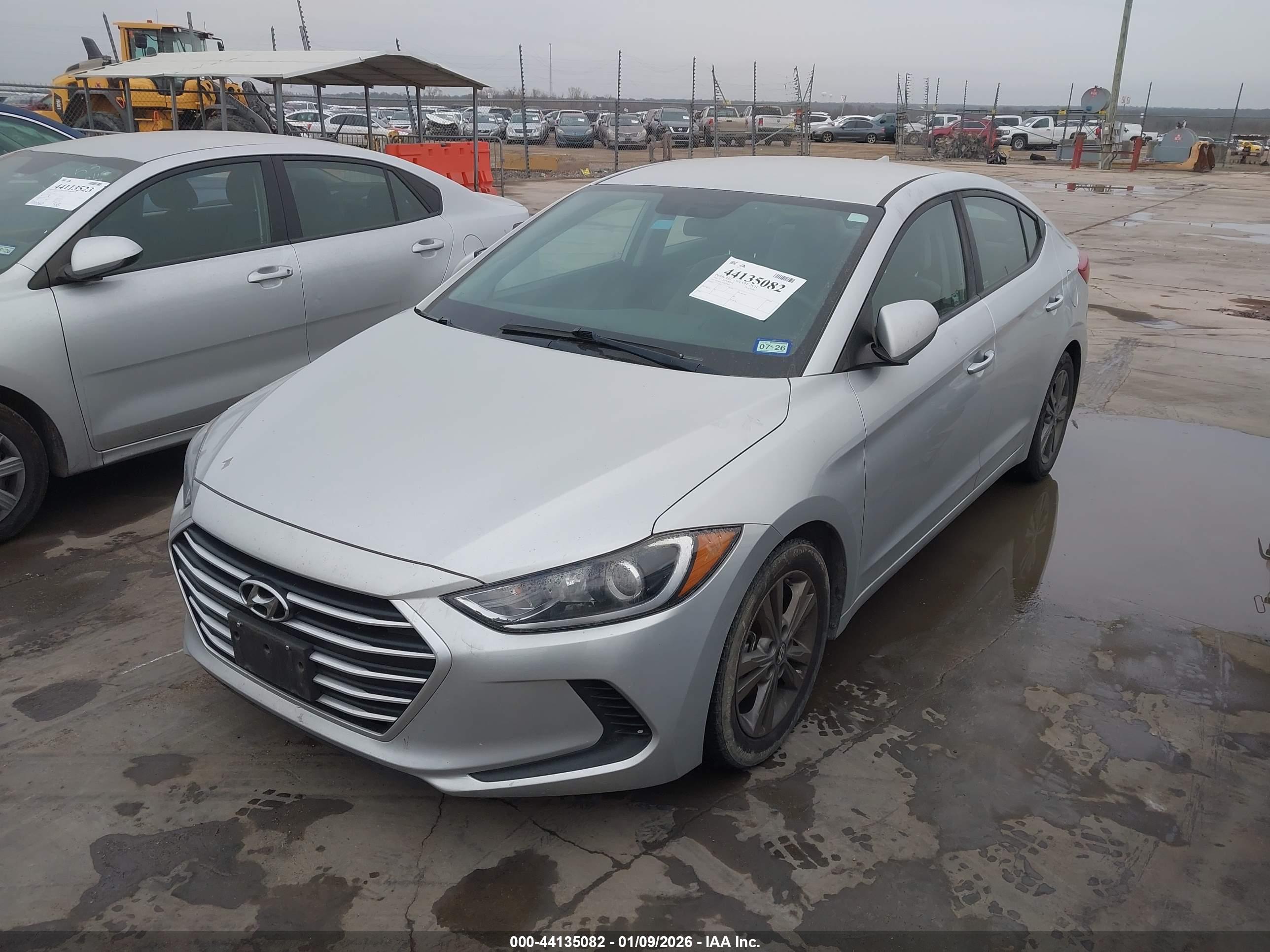 HYUNDAI ELANTRA image 2