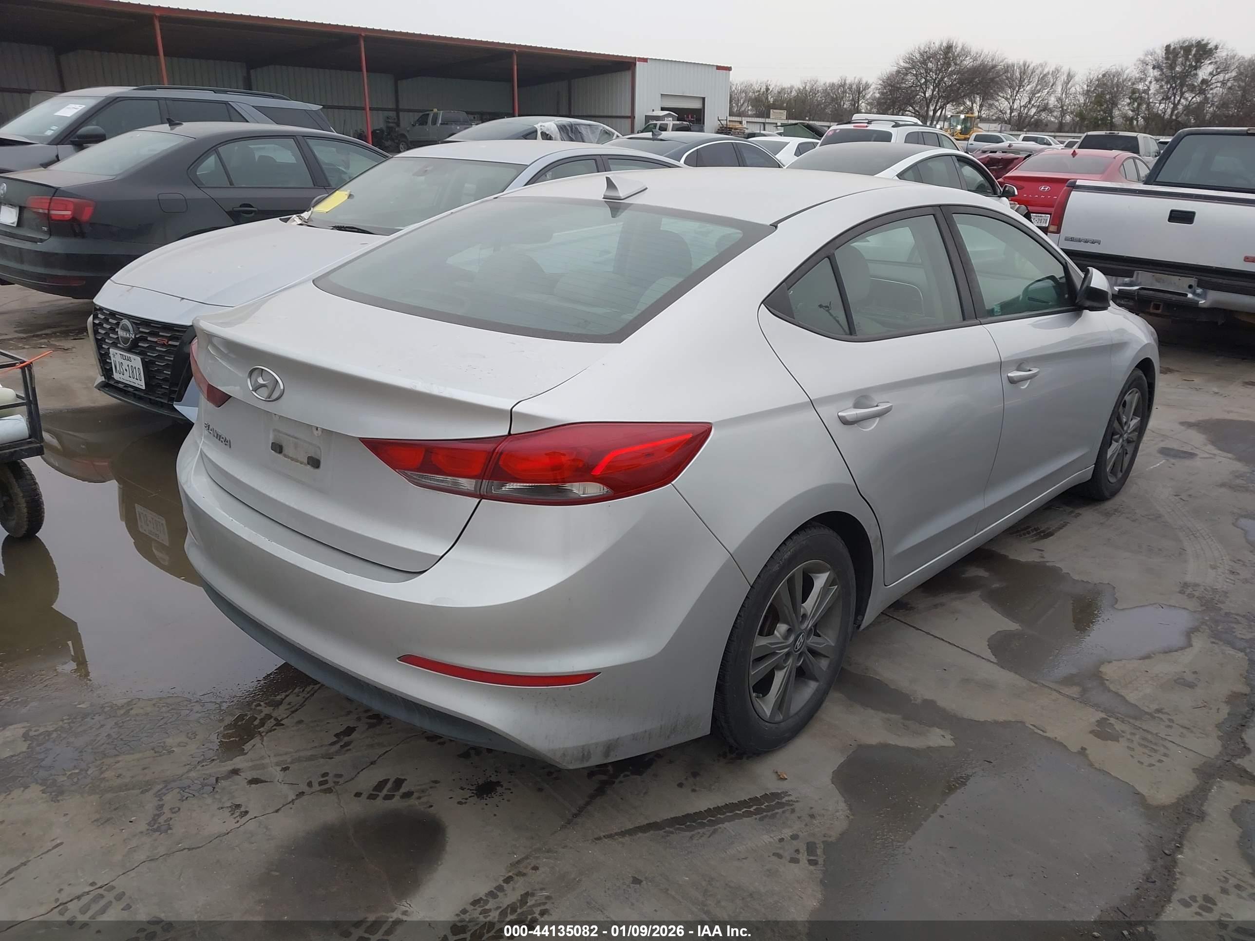 HYUNDAI ELANTRA image 4