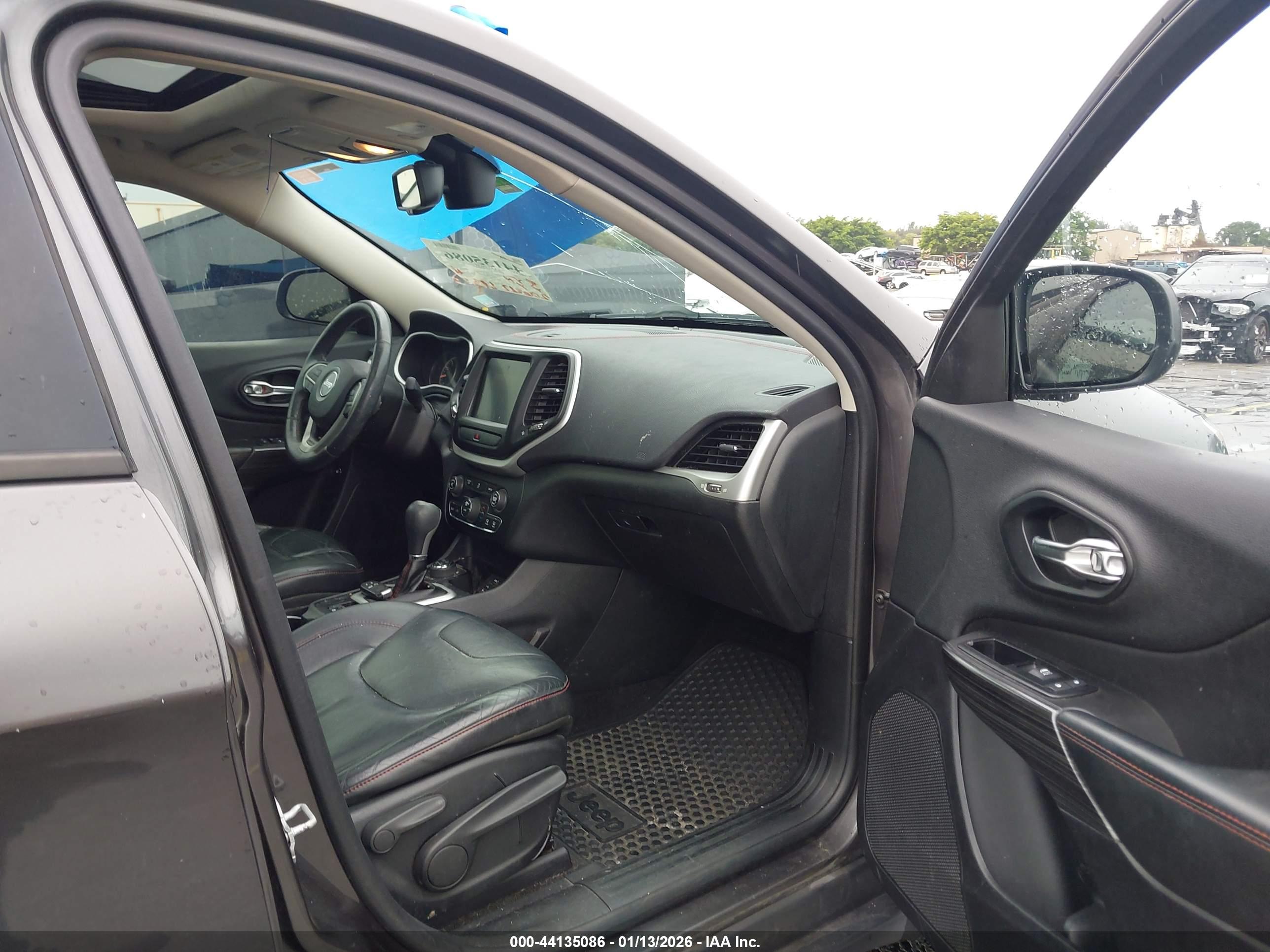JEEP CHEROKEE image 5