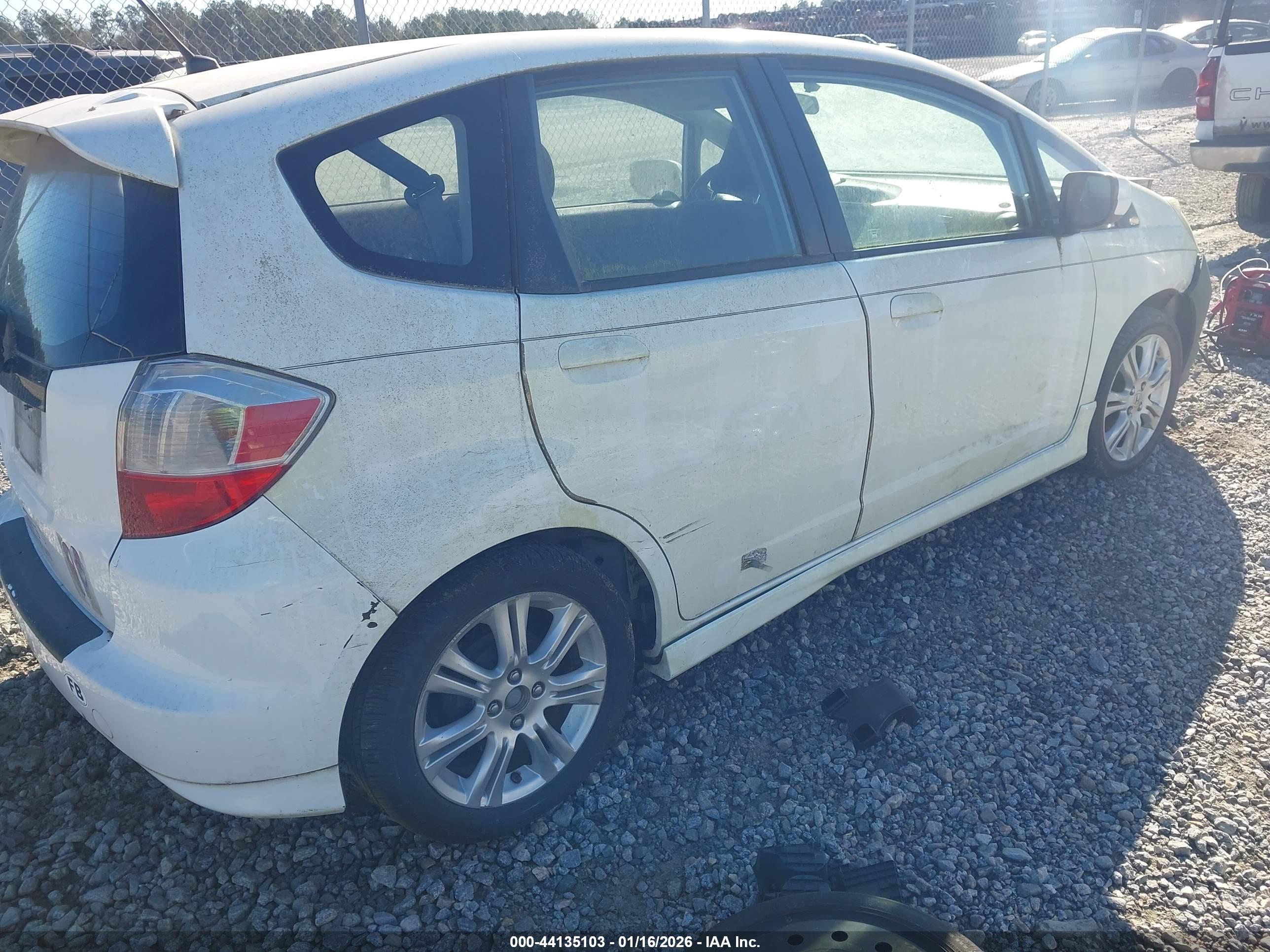 HONDA FIT image 4