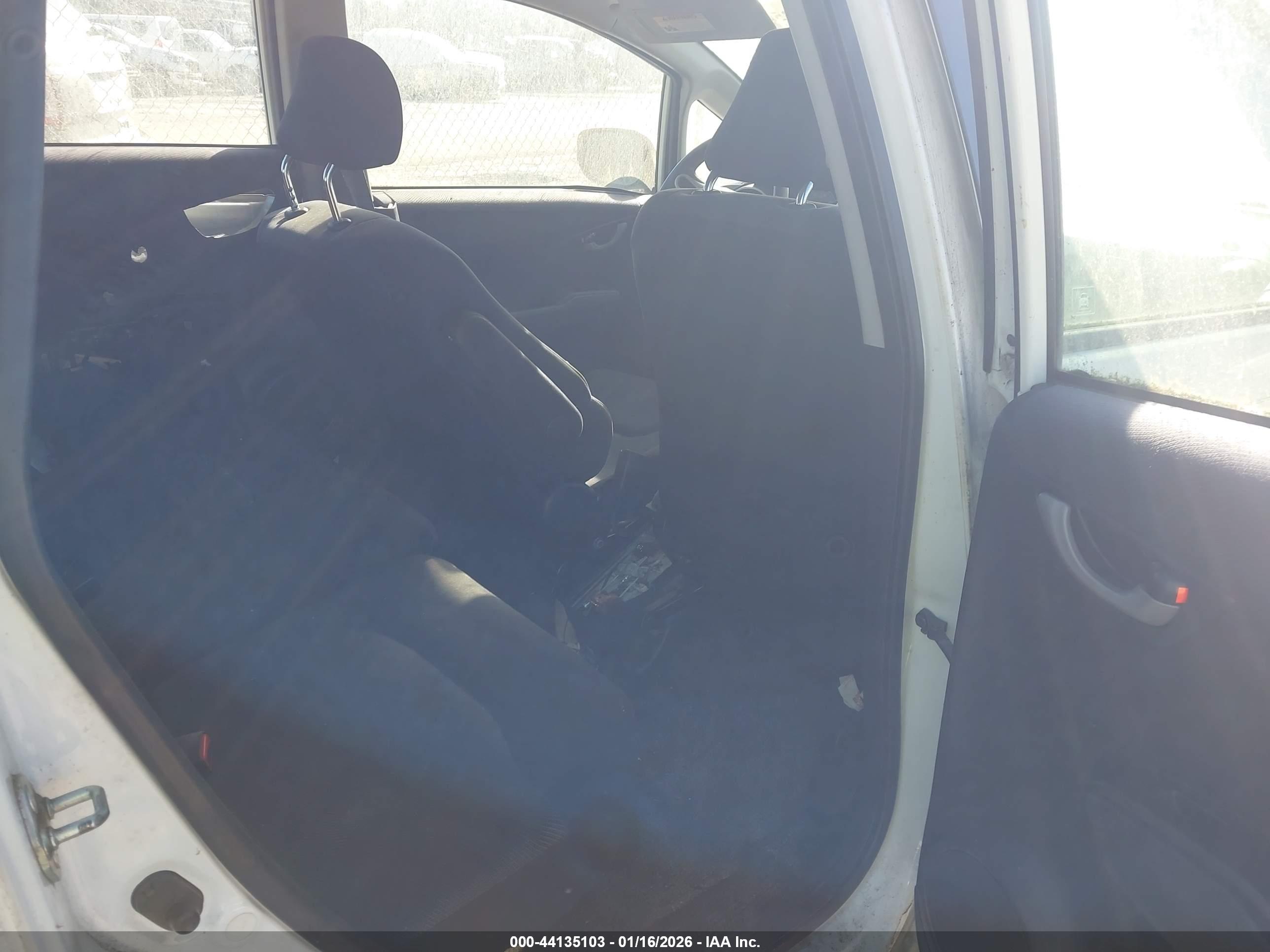 HONDA FIT image 8