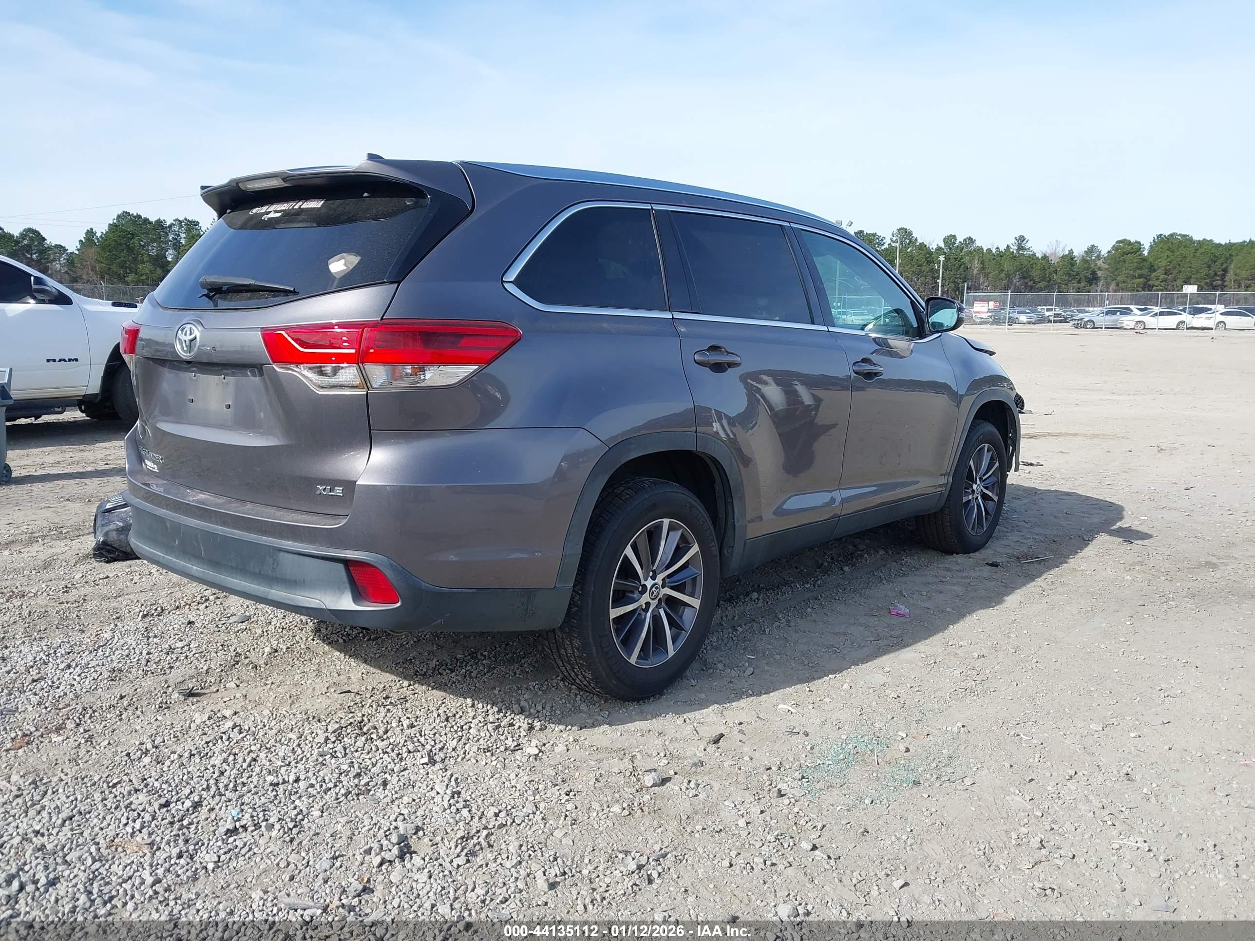 TOYOTA HIGHLANDER image 4