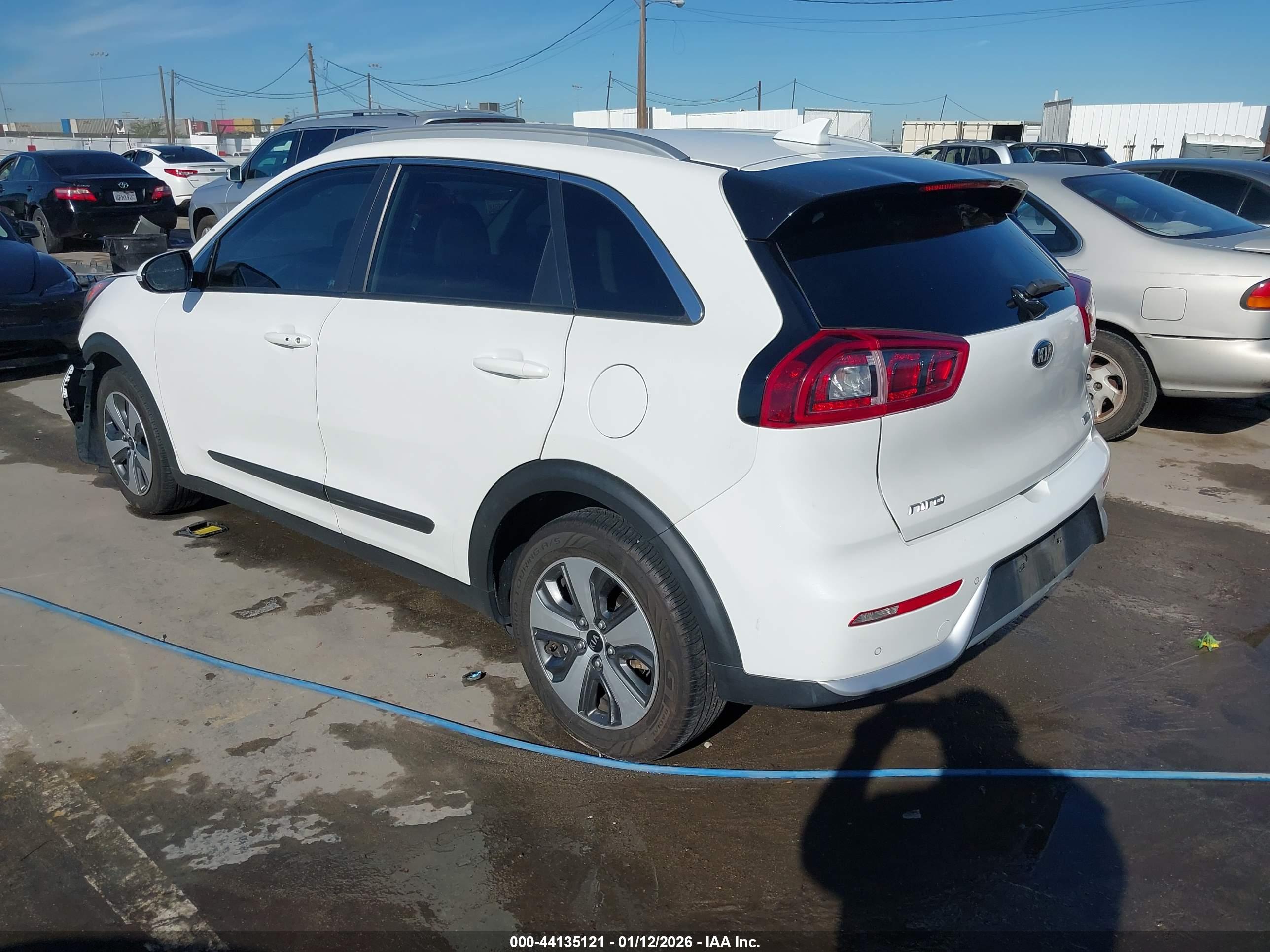 KIA NIRO image 3