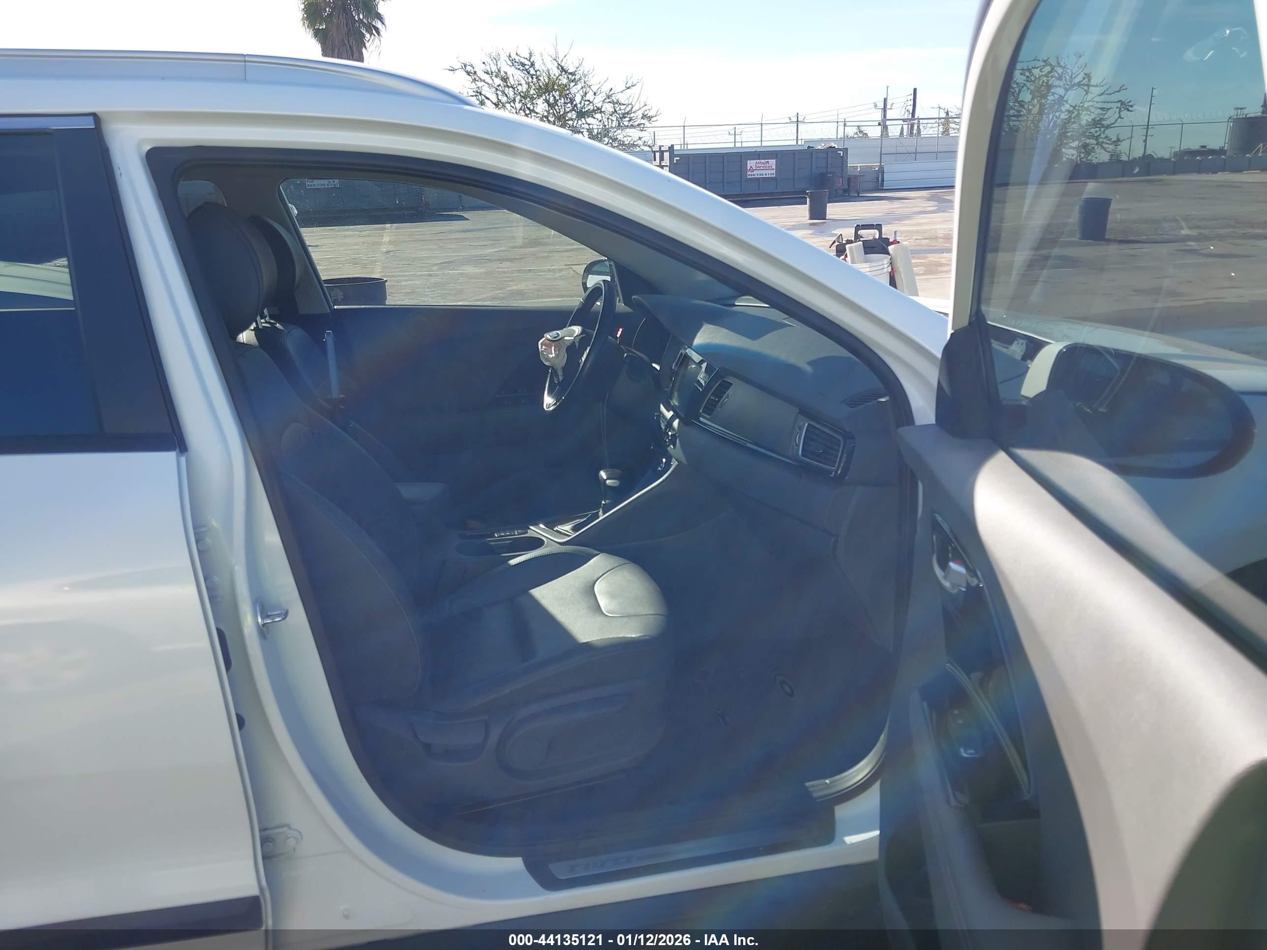 KIA NIRO image 5