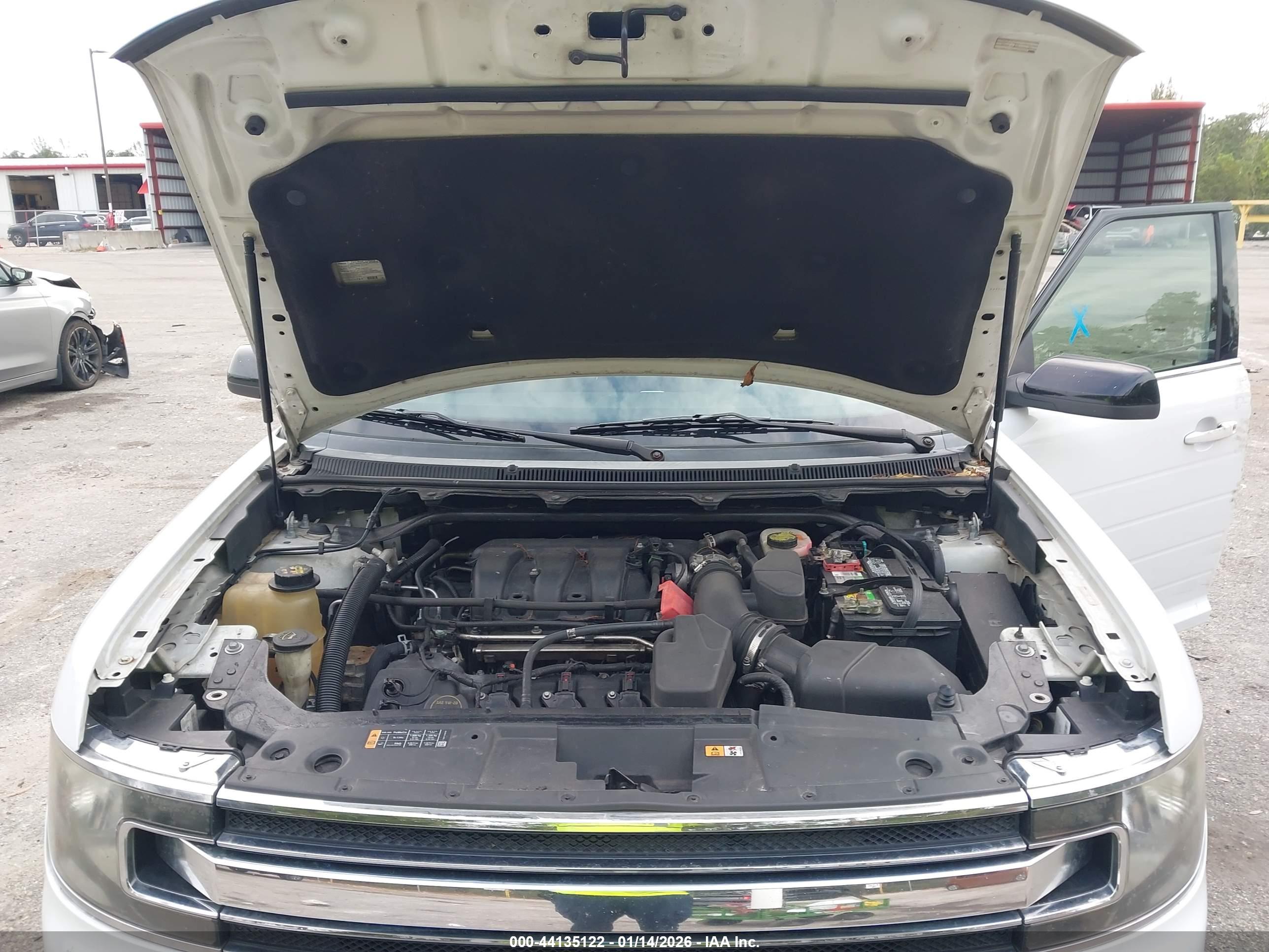 FORD FLEX image 10