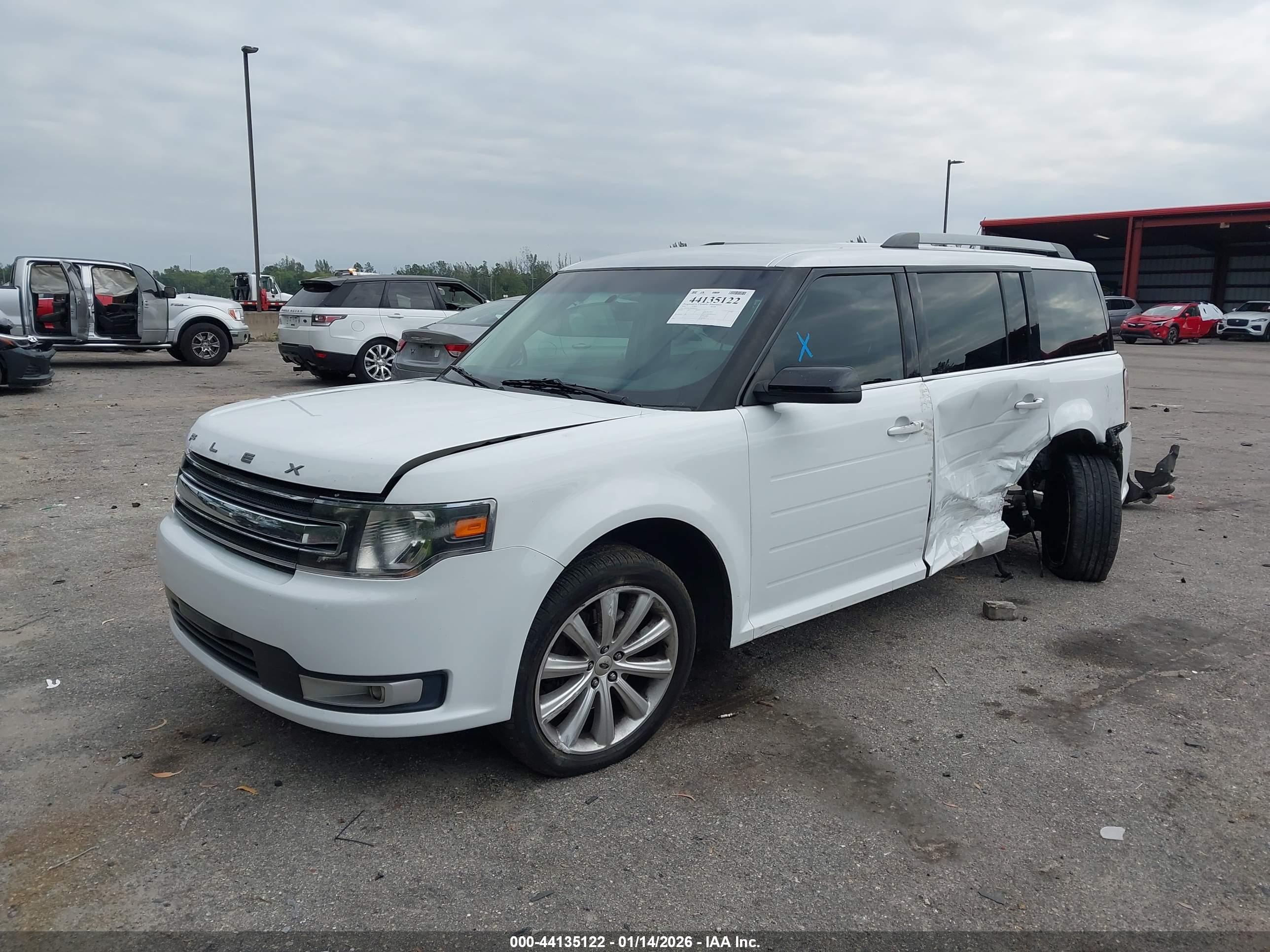FORD FLEX image 2