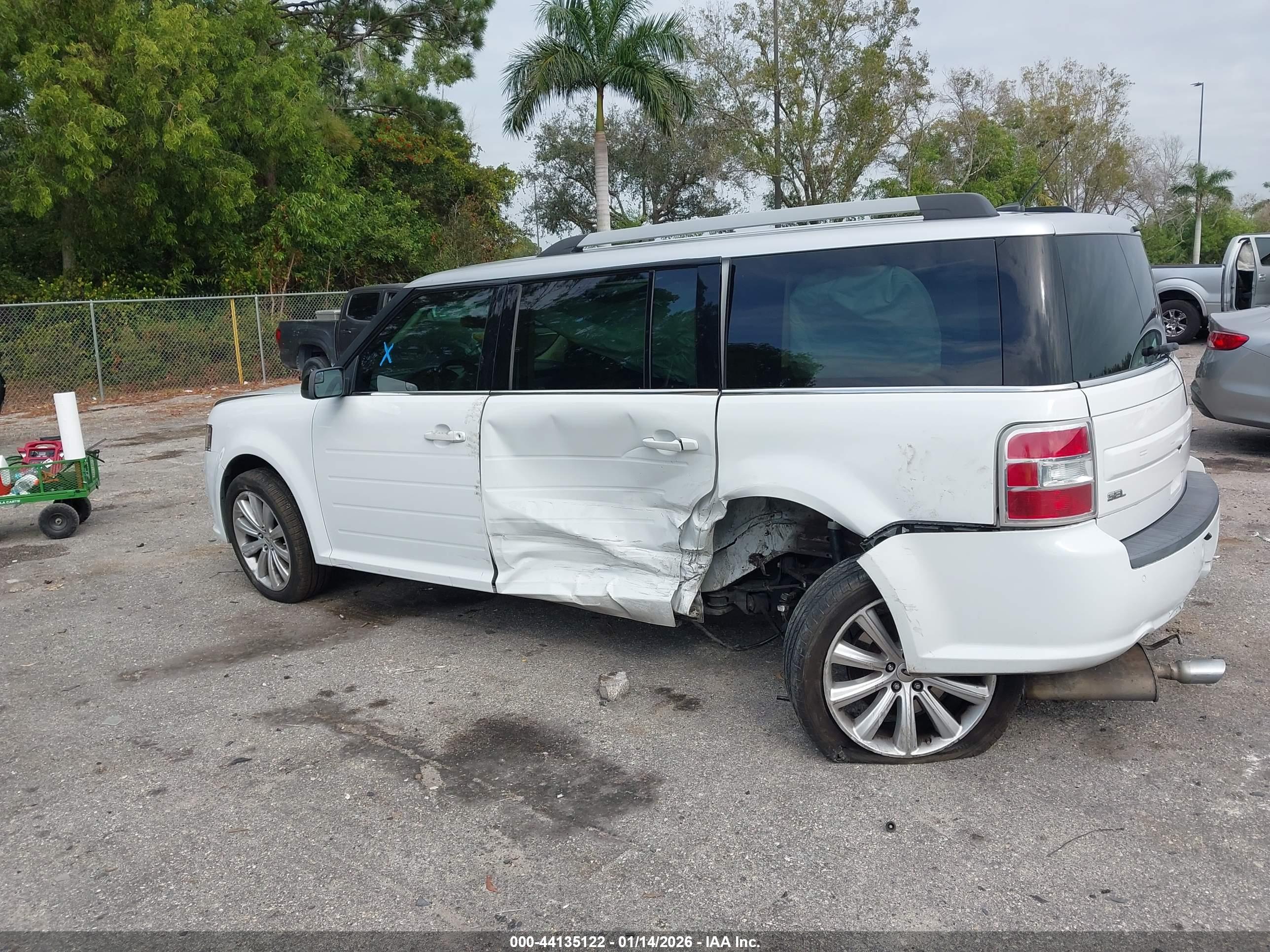 FORD FLEX image 3