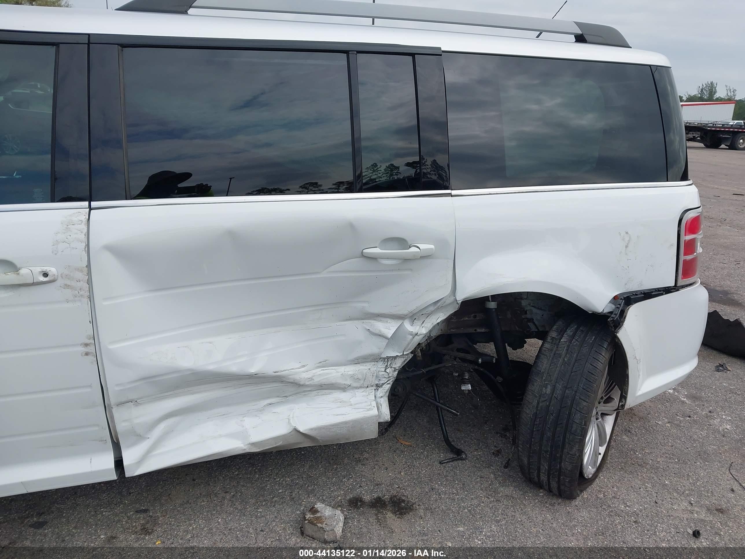 FORD FLEX image 6