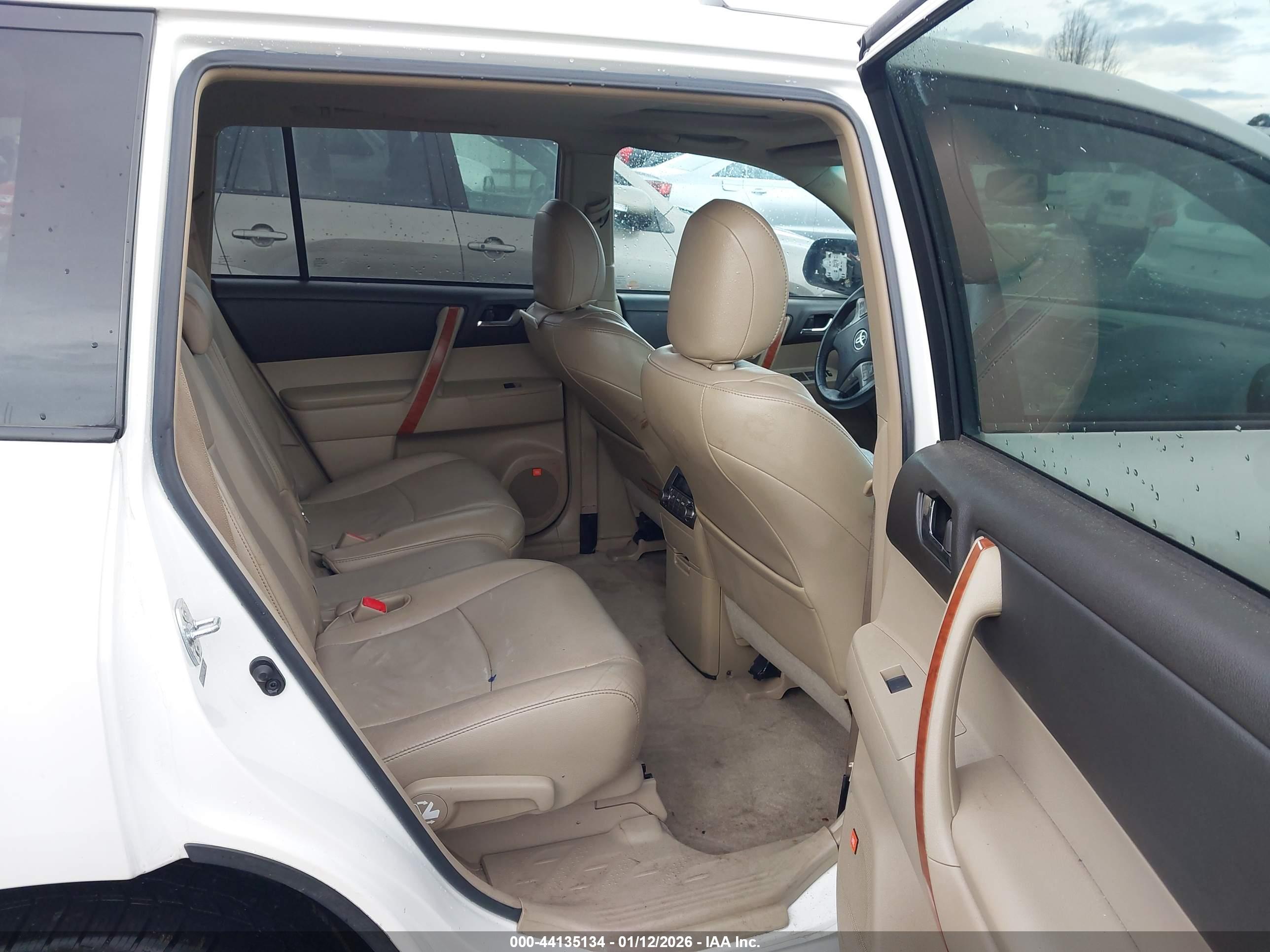 TOYOTA HIGHLANDER image 8