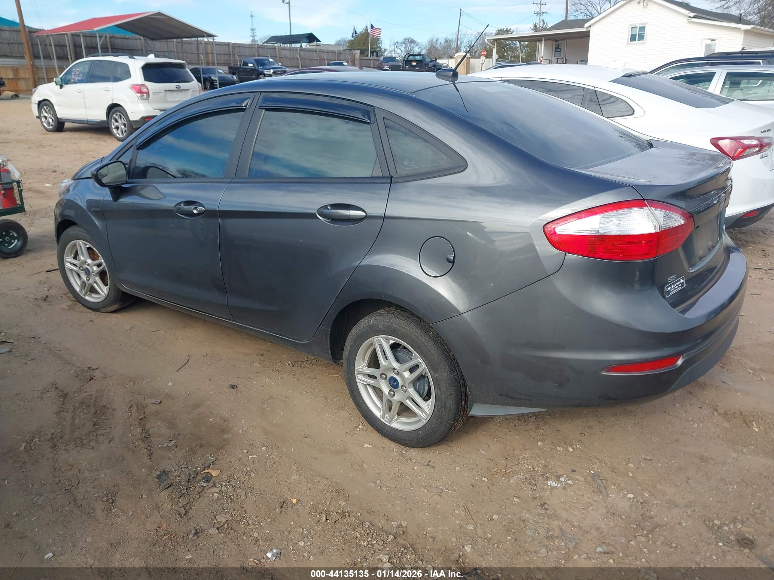 FORD FIESTA image 3
