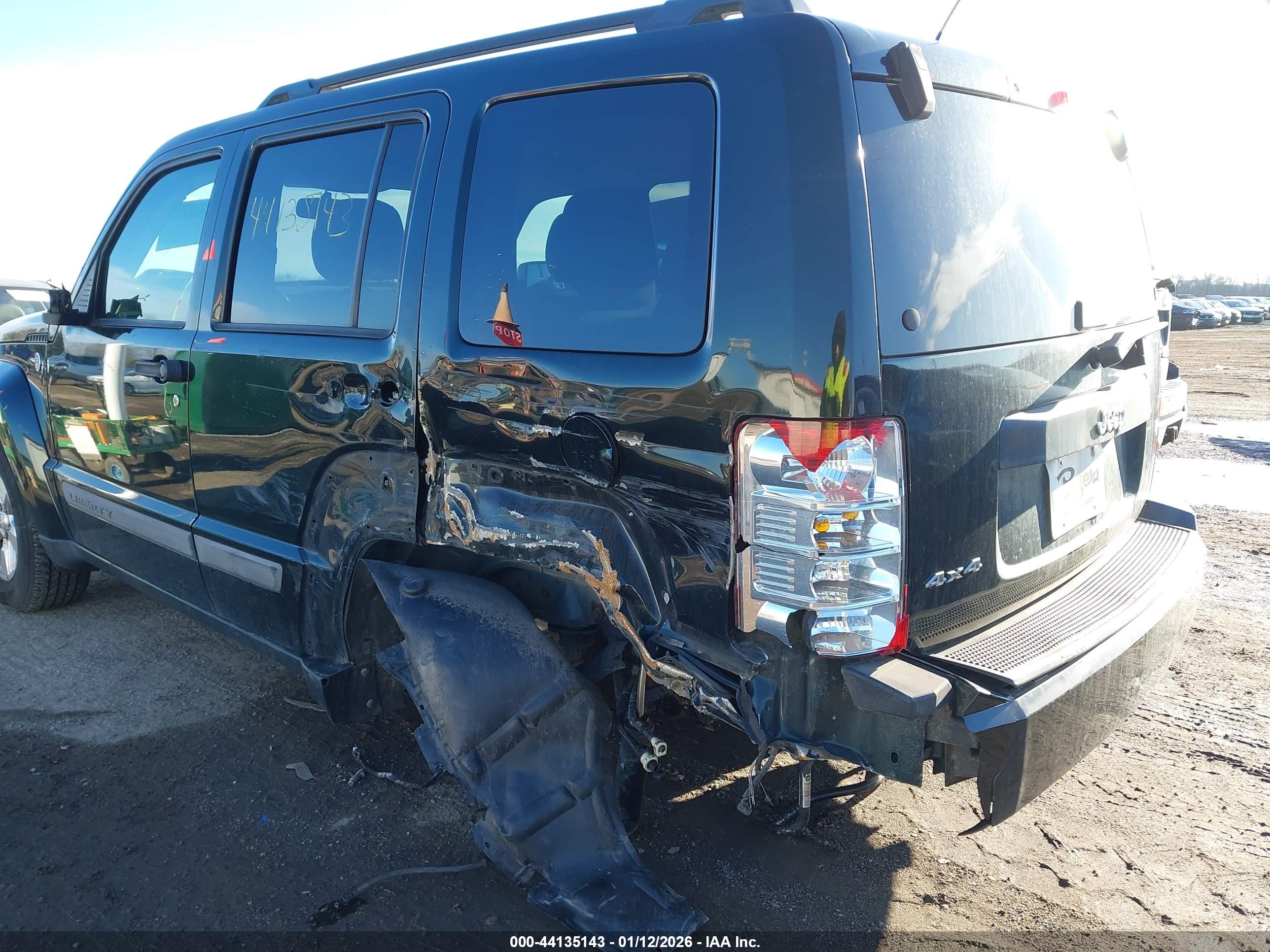 JEEP LIBERTY image 6