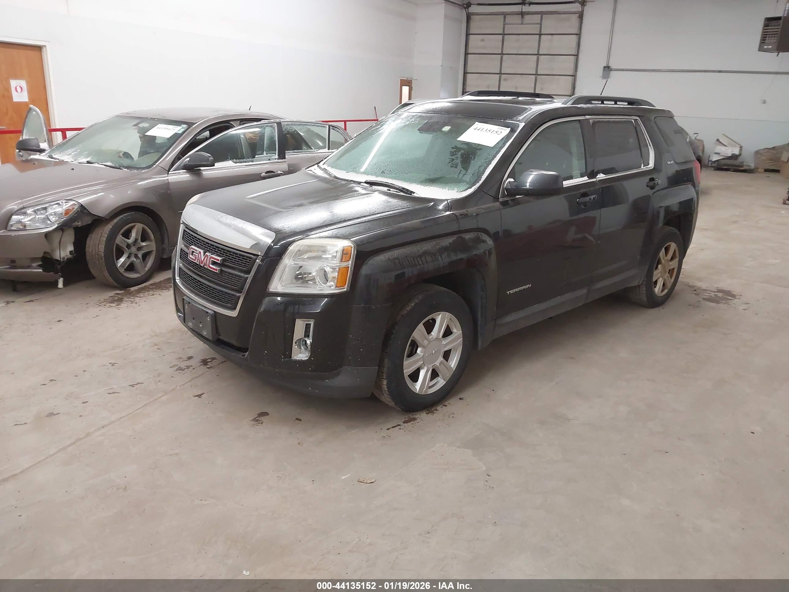 GMC TERRAIN image 2