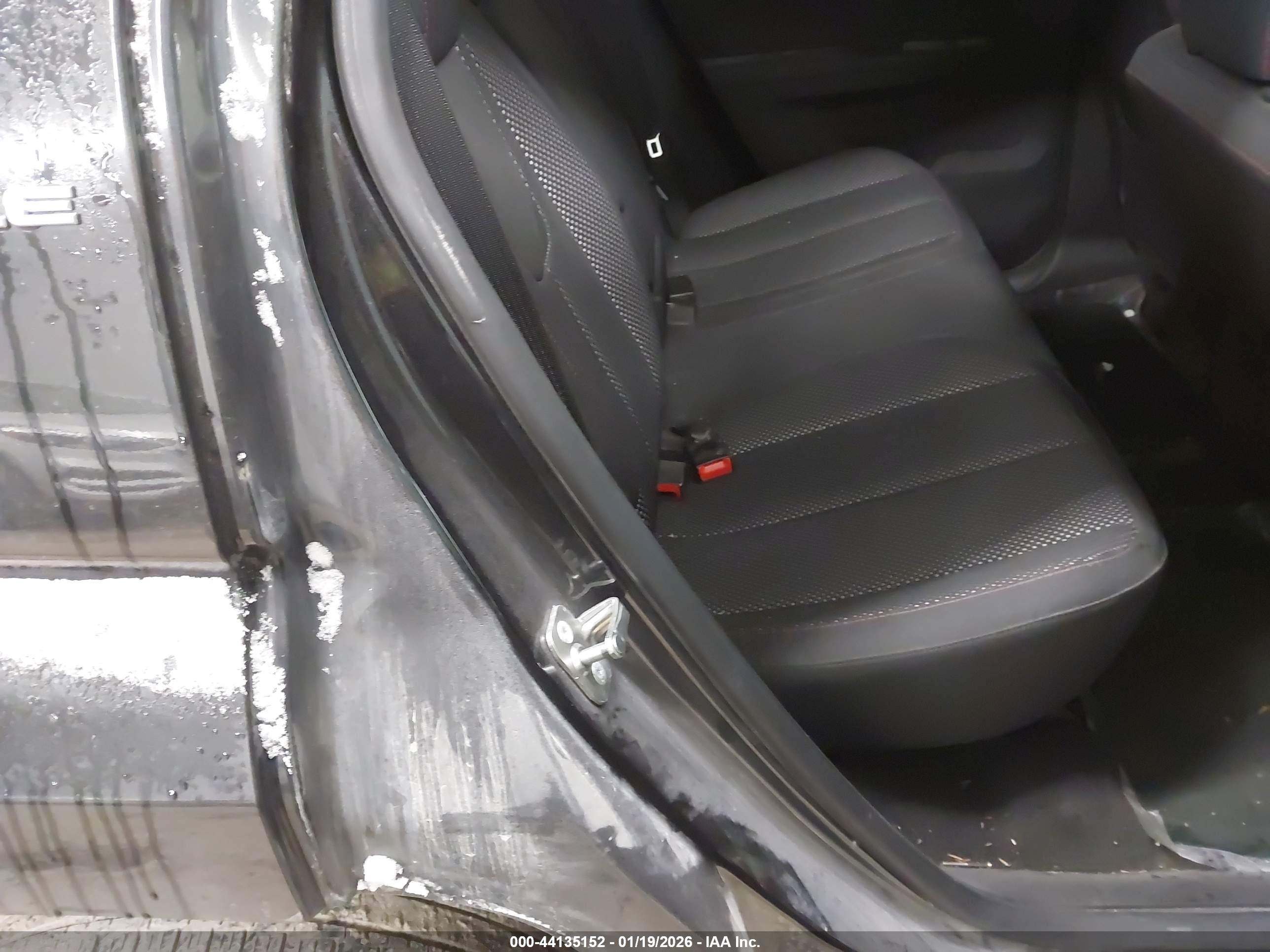 GMC TERRAIN image 8