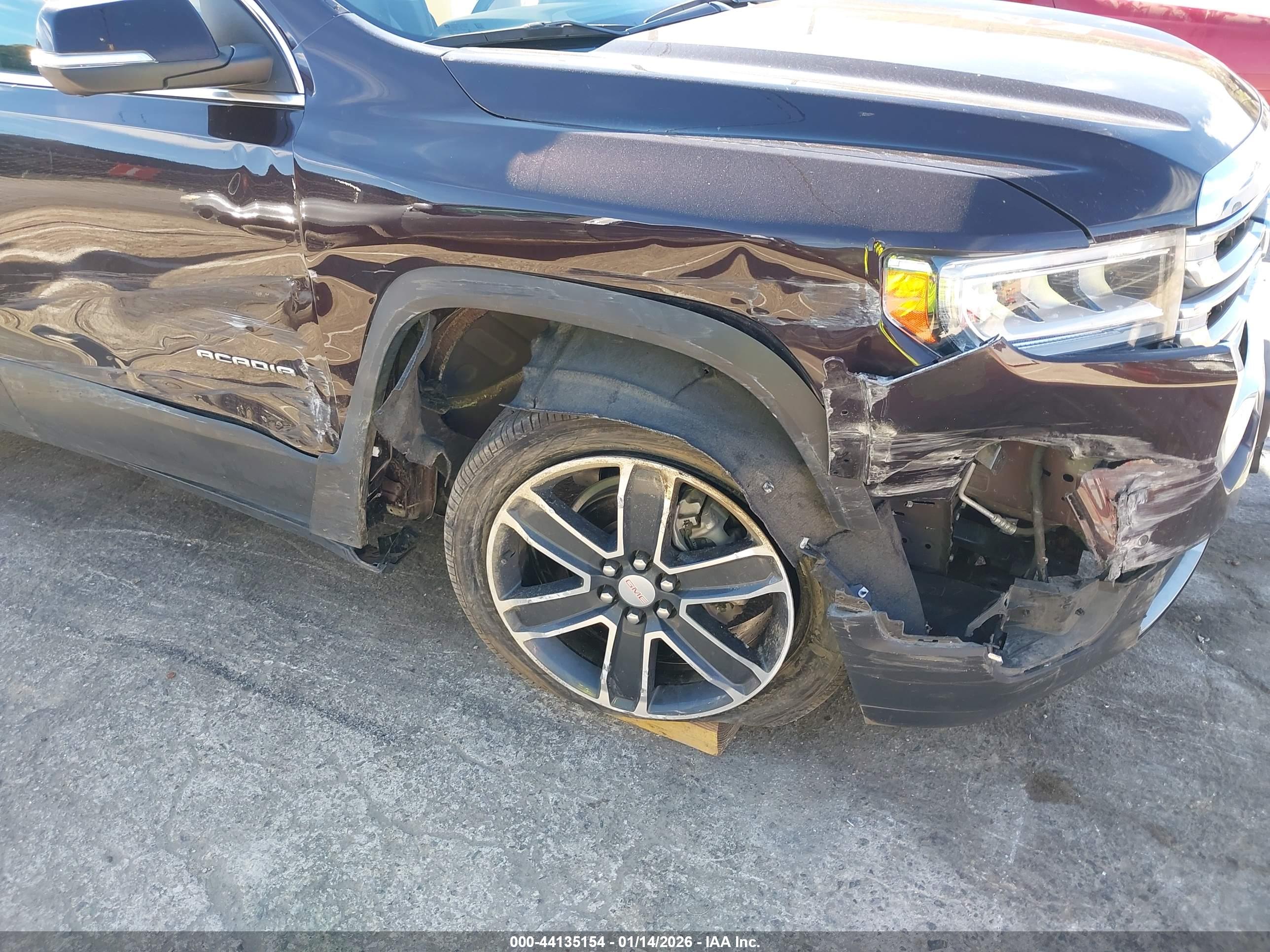 GMC ACADIA image 6
