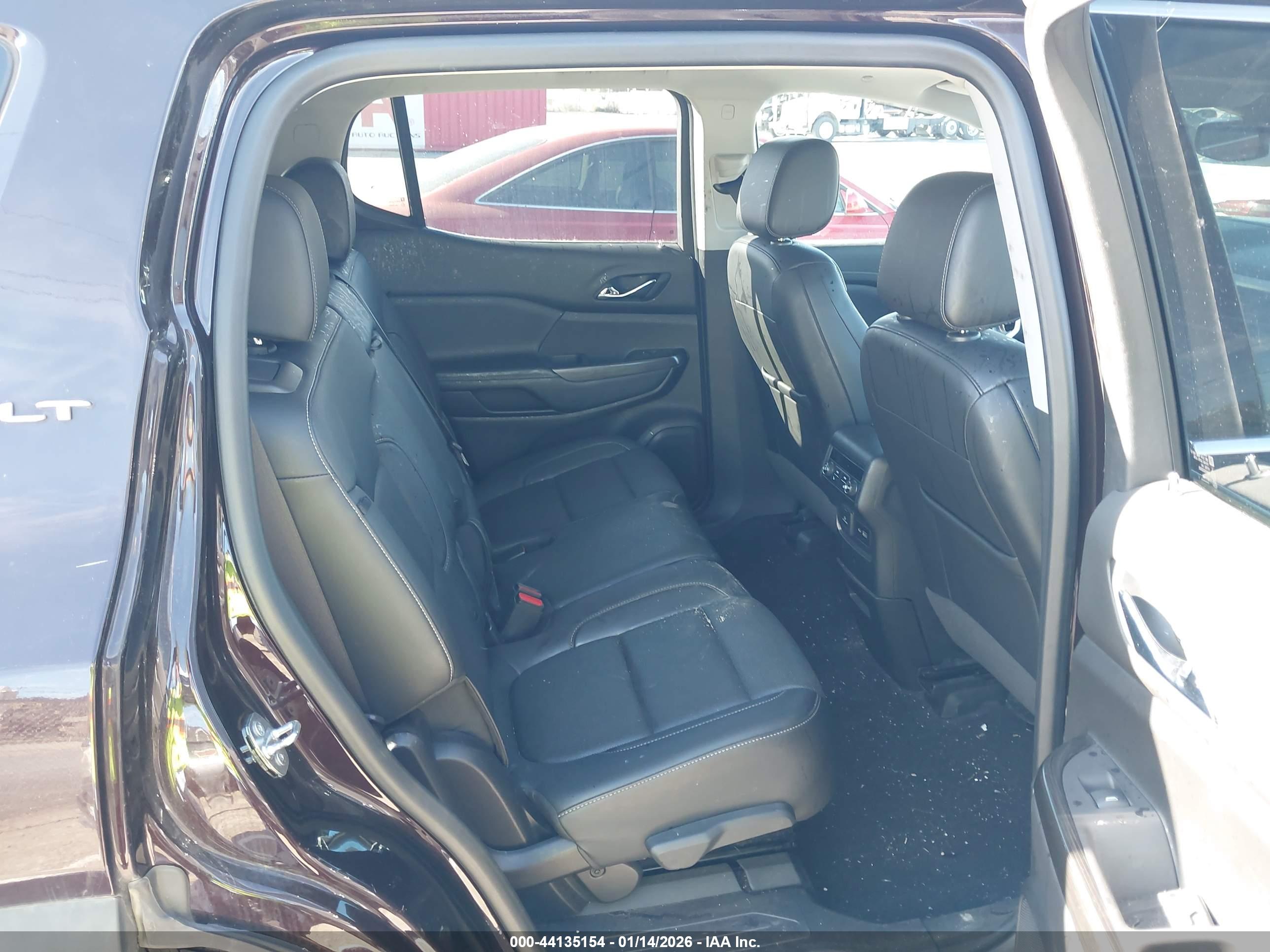 GMC ACADIA image 8