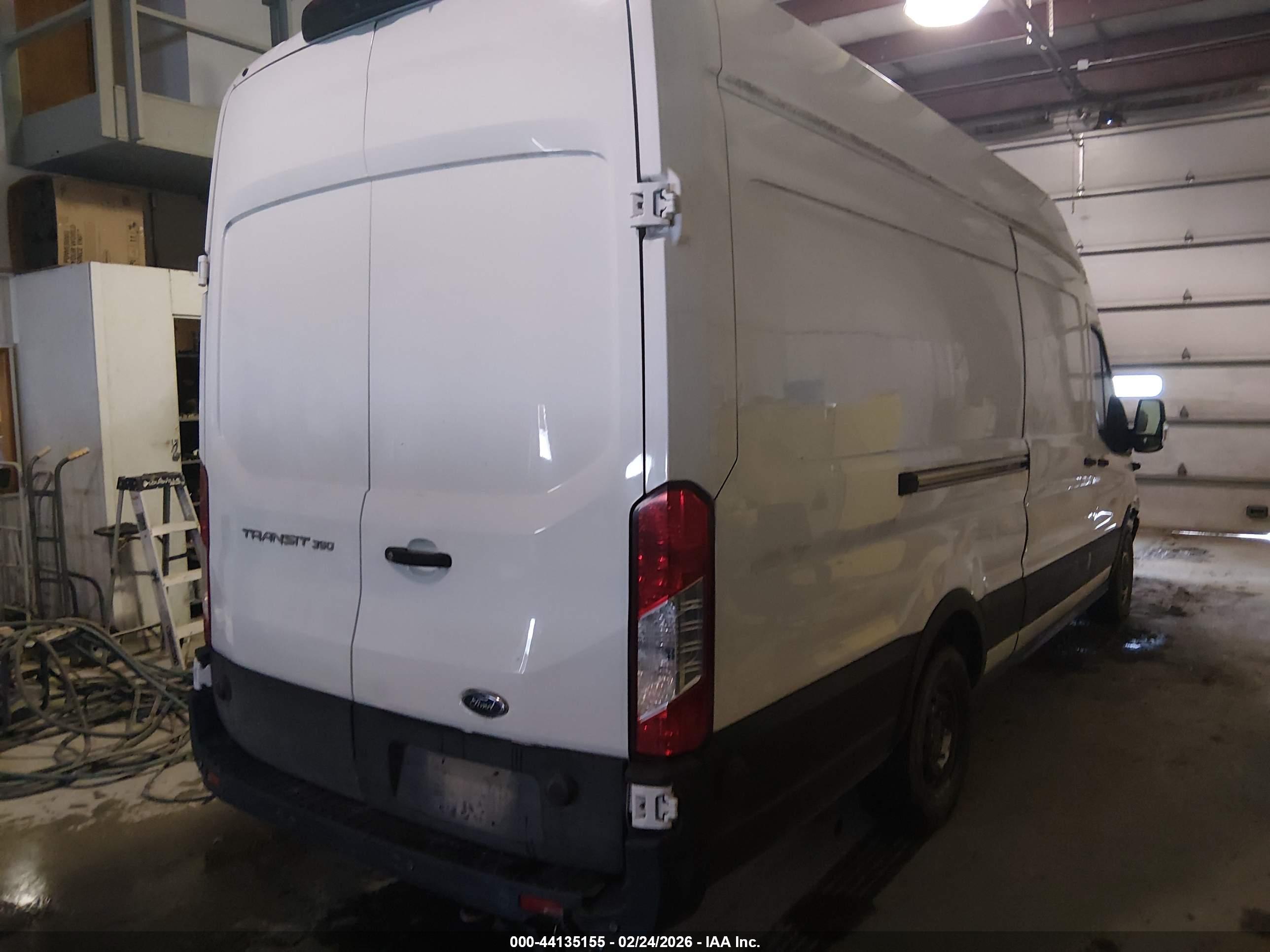 FORD TRANSIT-350 image 4