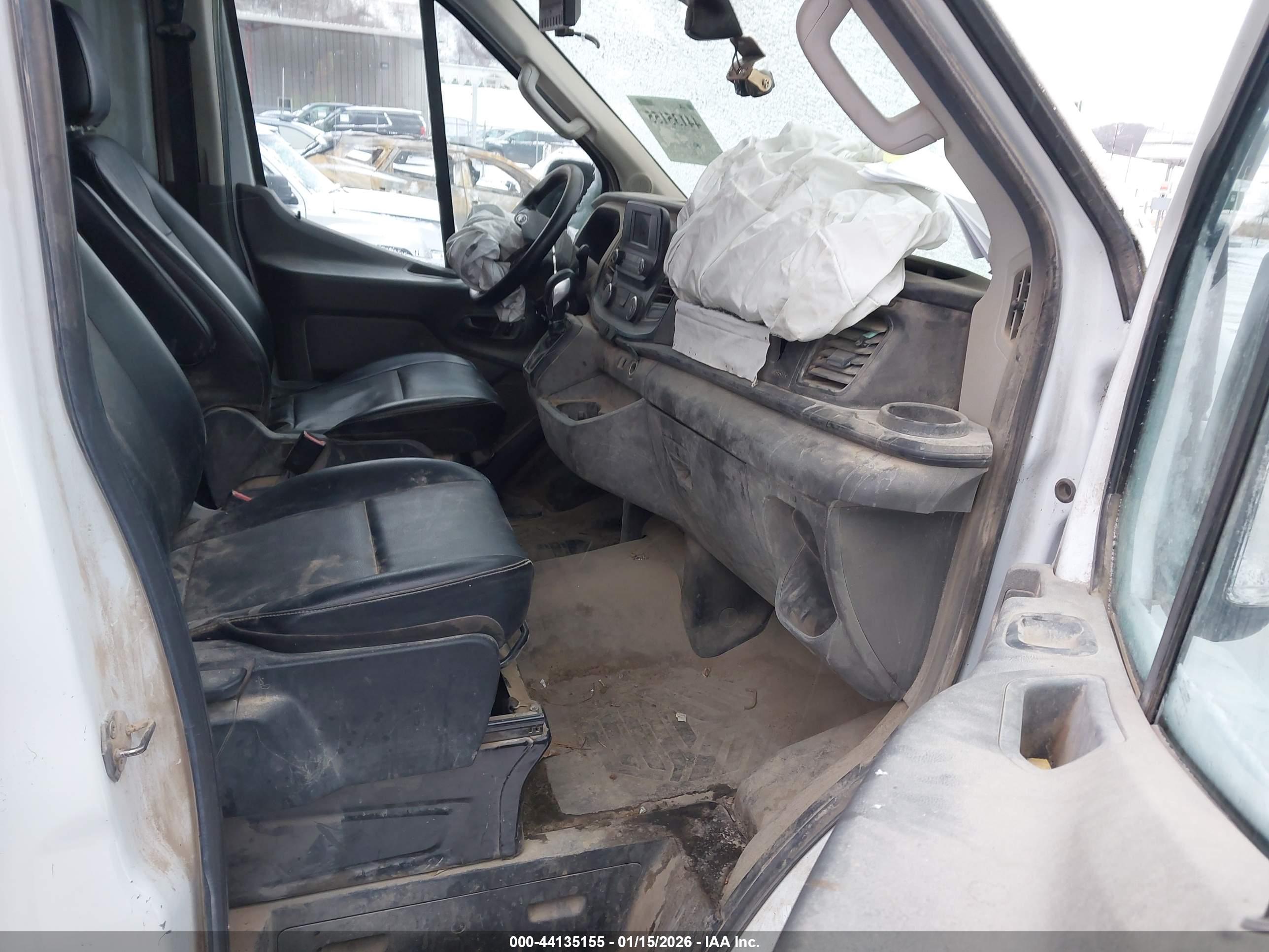 FORD TRANSIT-350 image 5