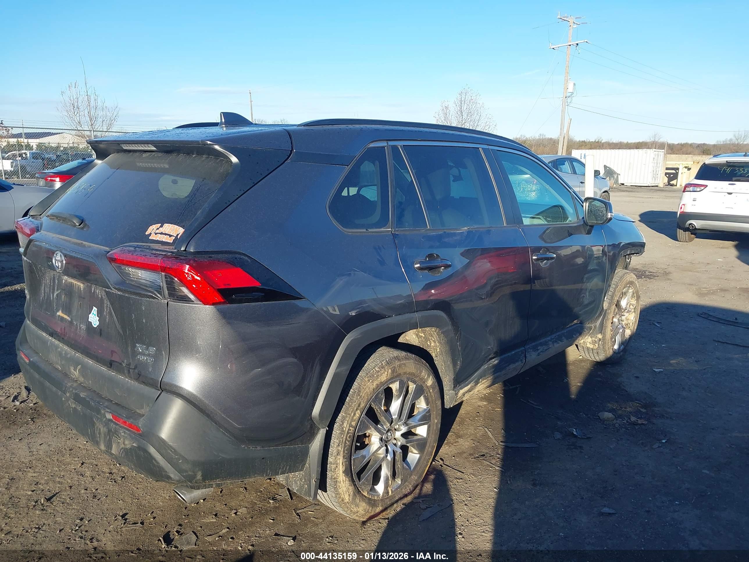 TOYOTA RAV4 image 4