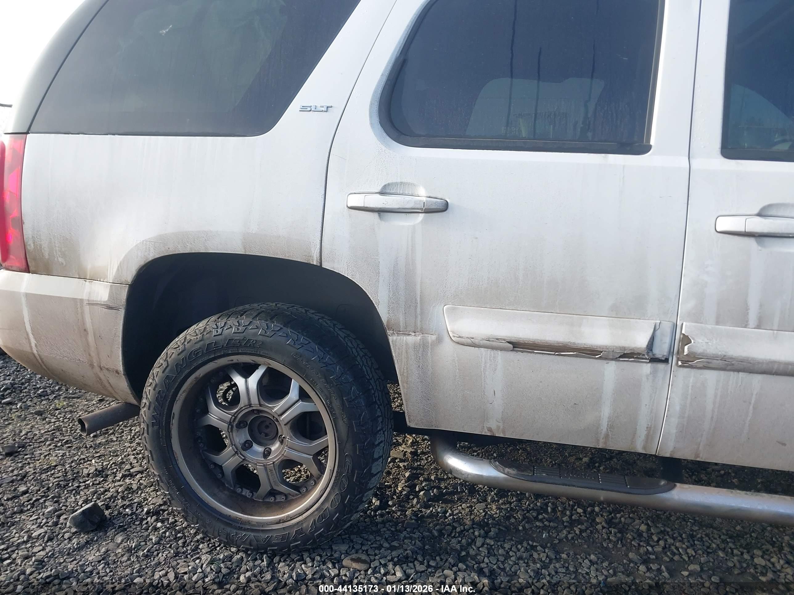 GMC YUKON image 6