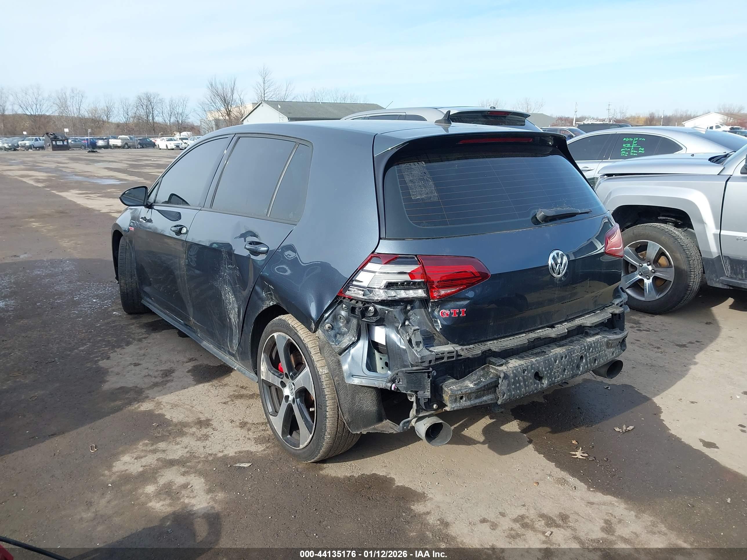 VOLKSWAGEN GOLF image 3