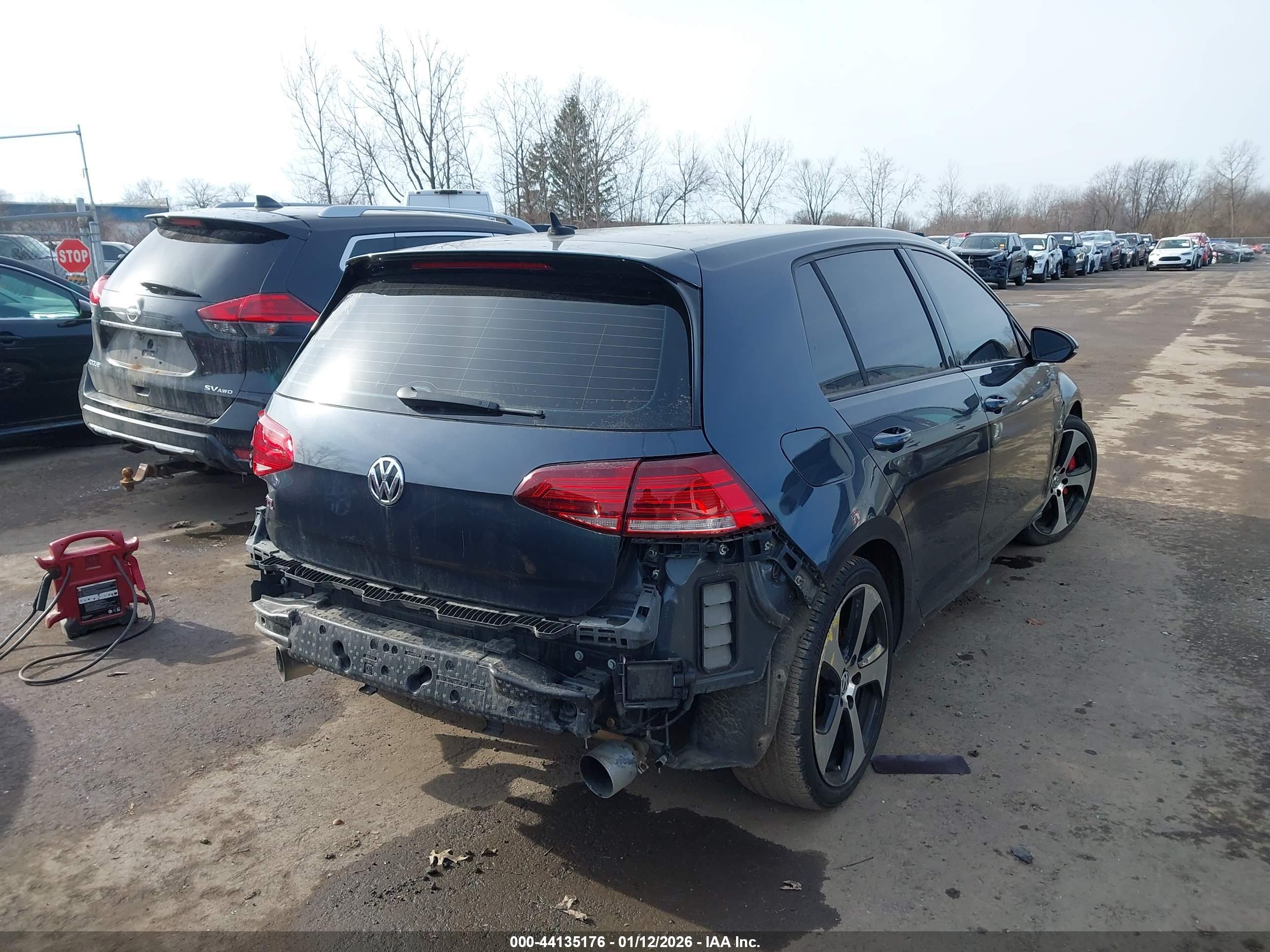 VOLKSWAGEN GOLF image 4