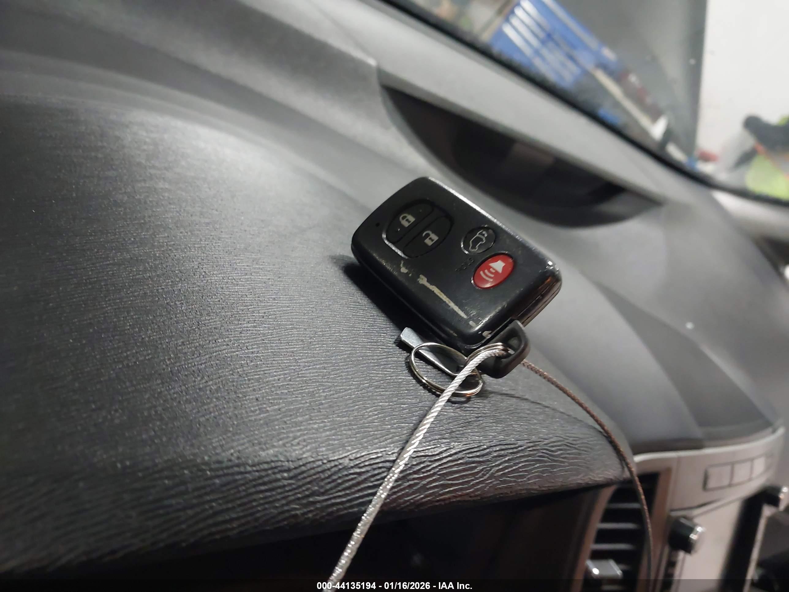 TOYOTA VENZA image 11