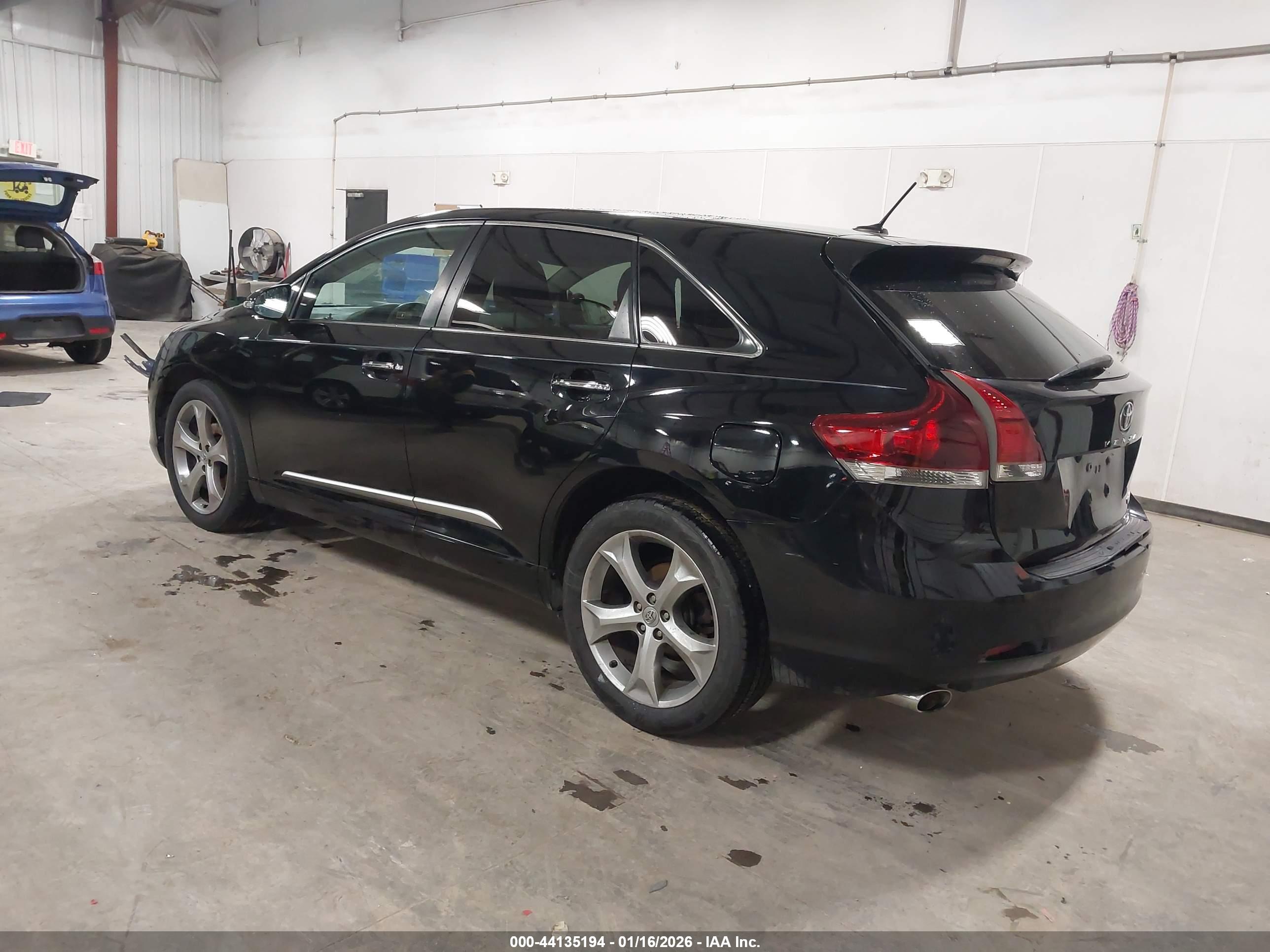 TOYOTA VENZA image 3