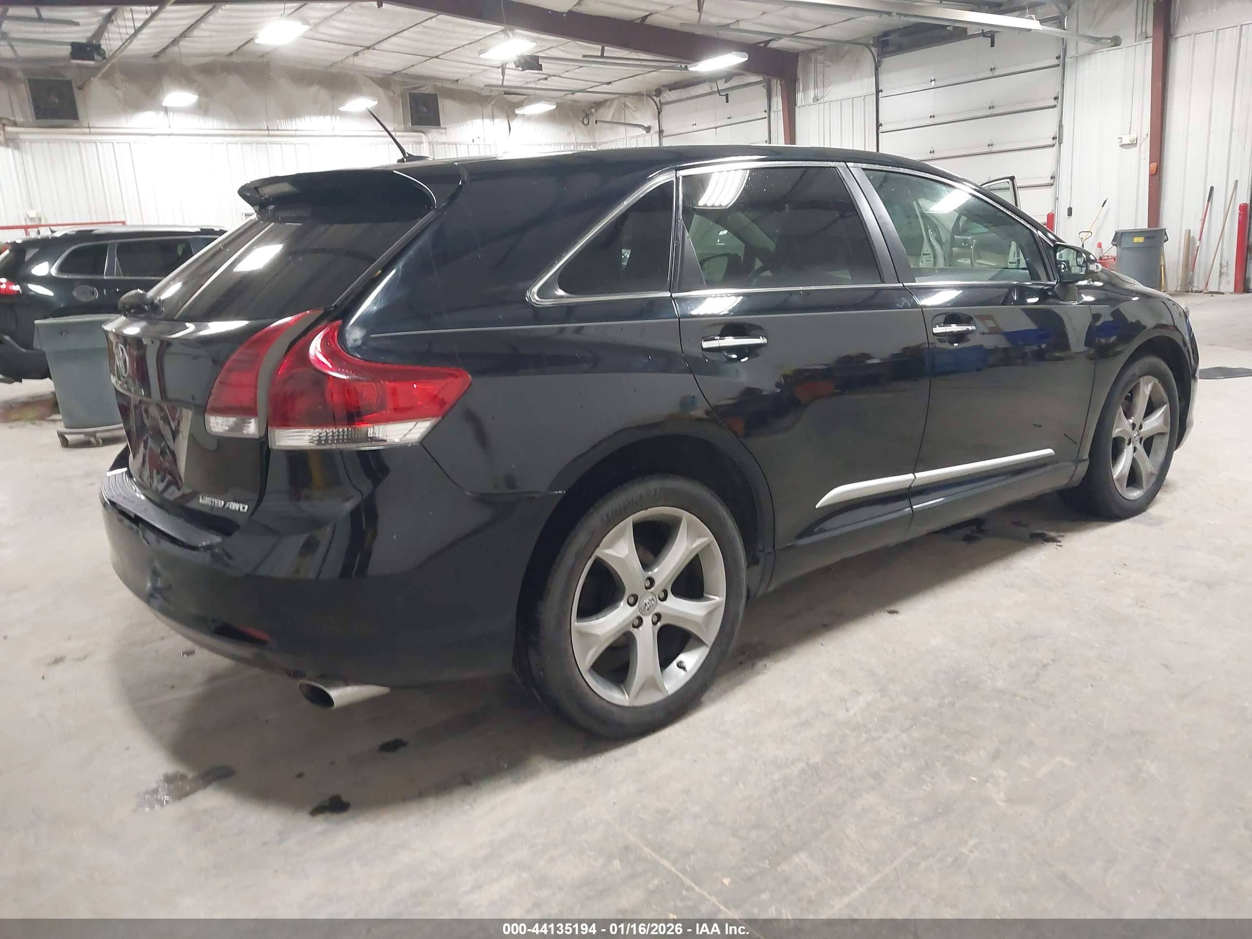 TOYOTA VENZA image 4