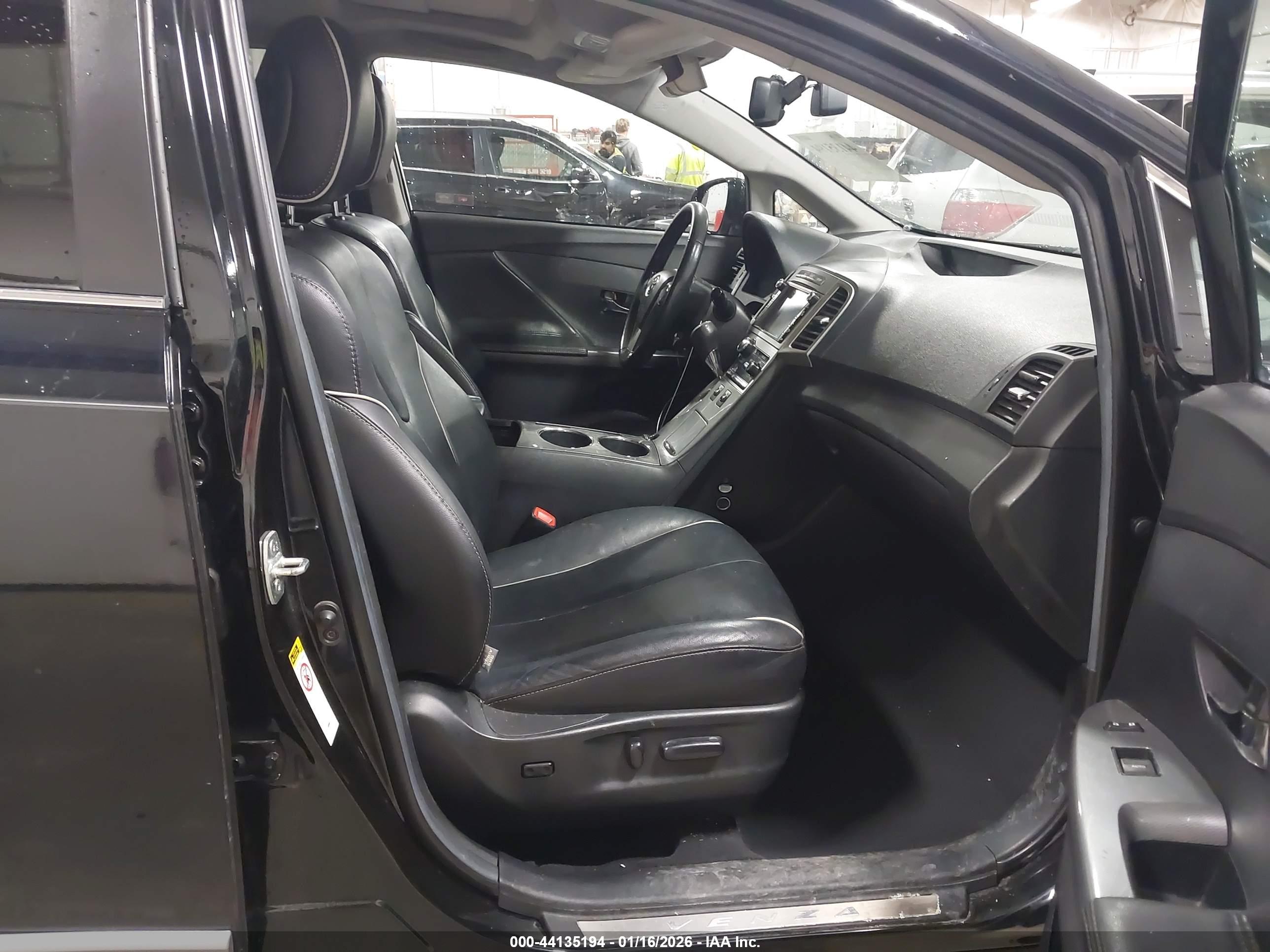 TOYOTA VENZA image 5