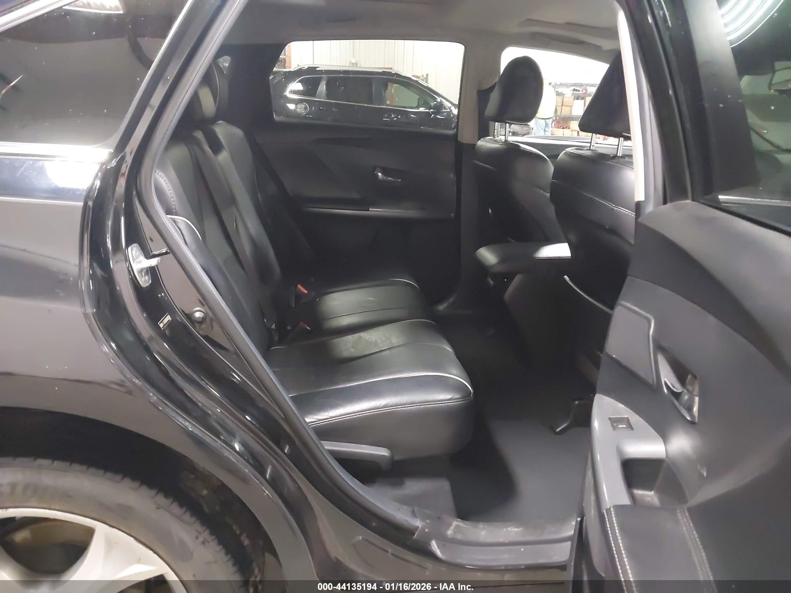 TOYOTA VENZA image 8
