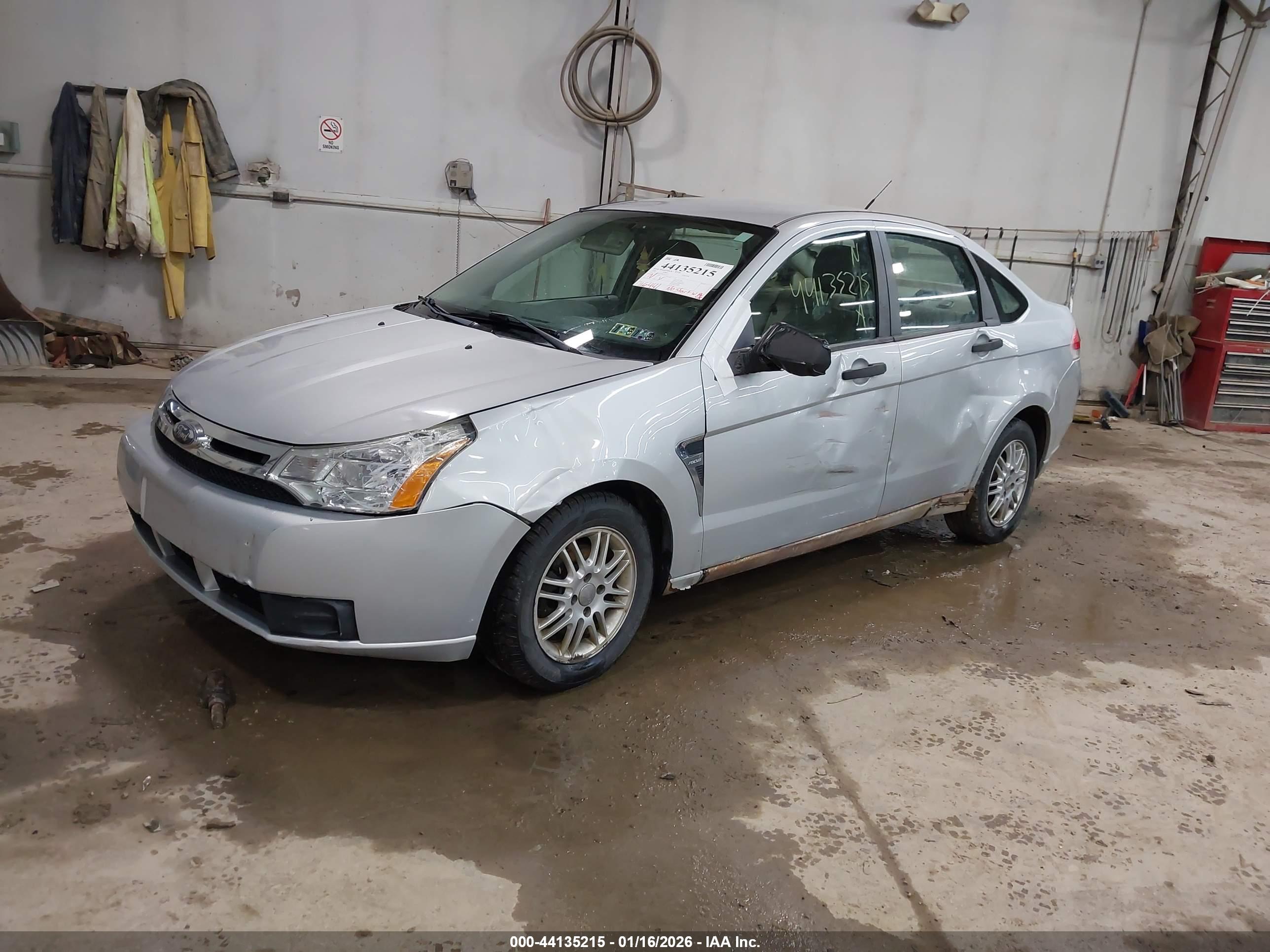 FORD FOCUS image 2