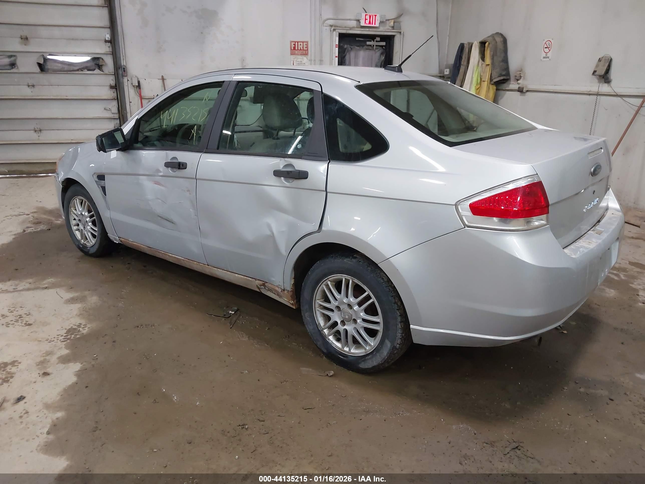FORD FOCUS image 3