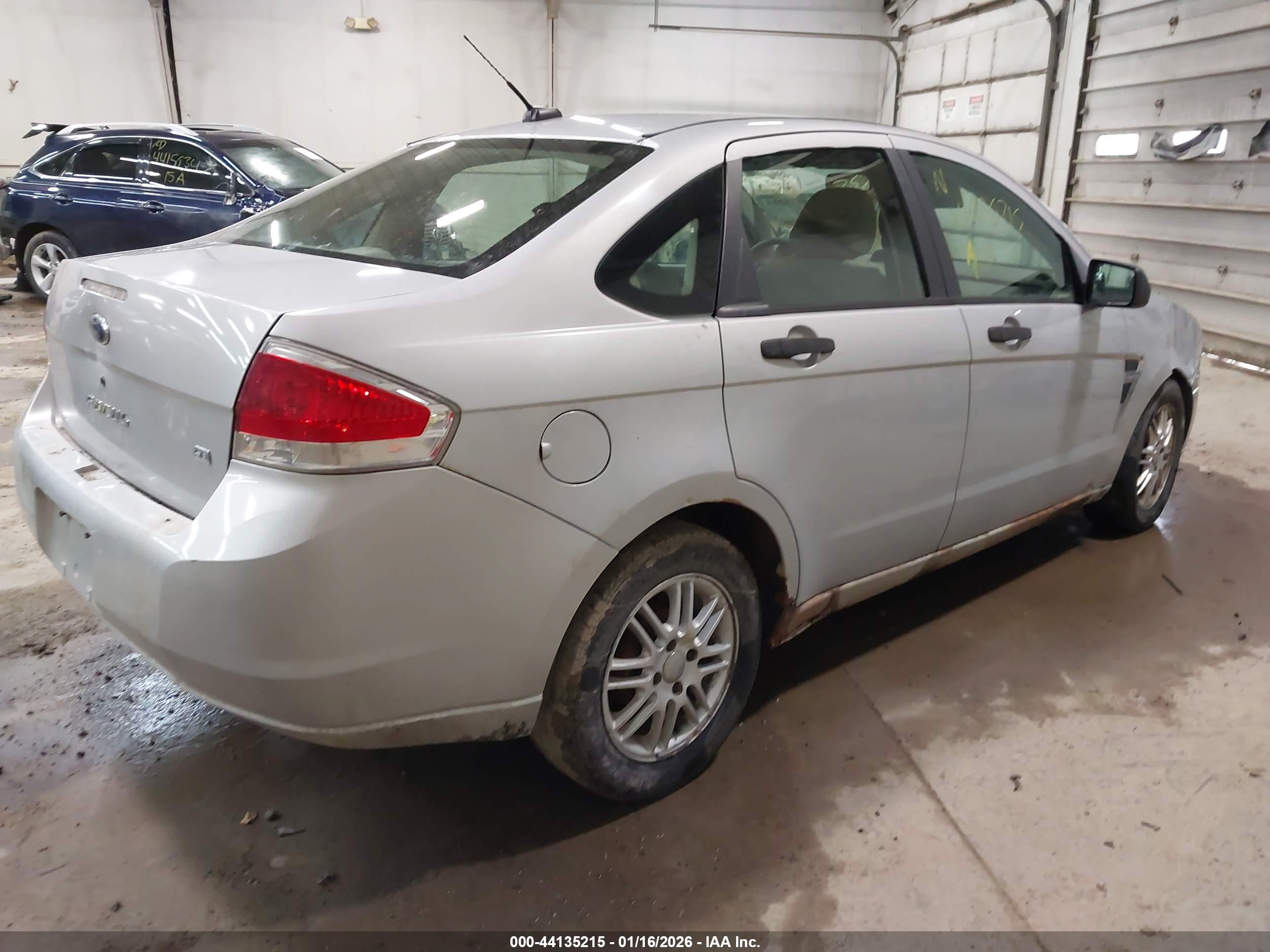 FORD FOCUS image 4