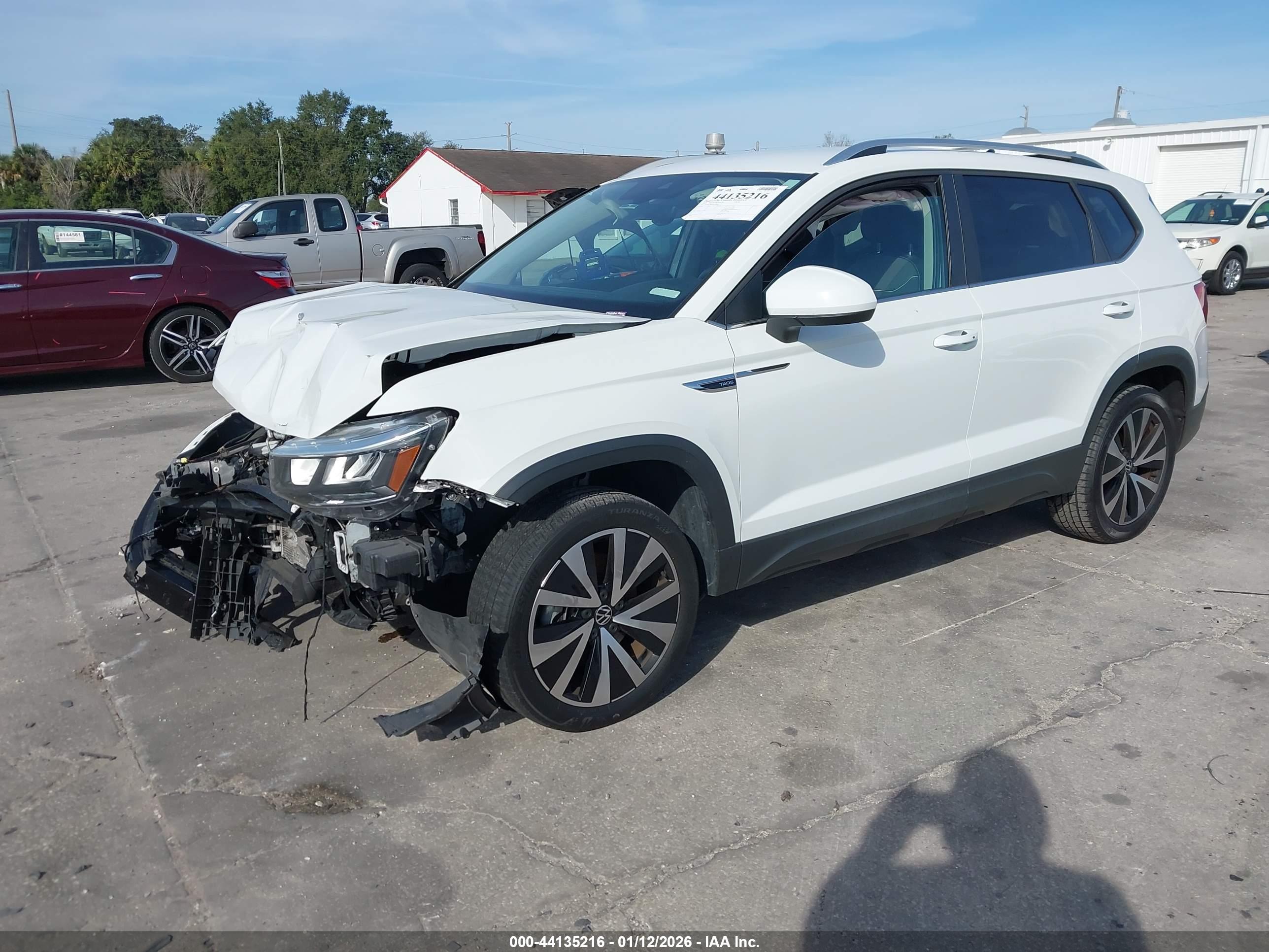 VOLKSWAGEN TAOS image 2