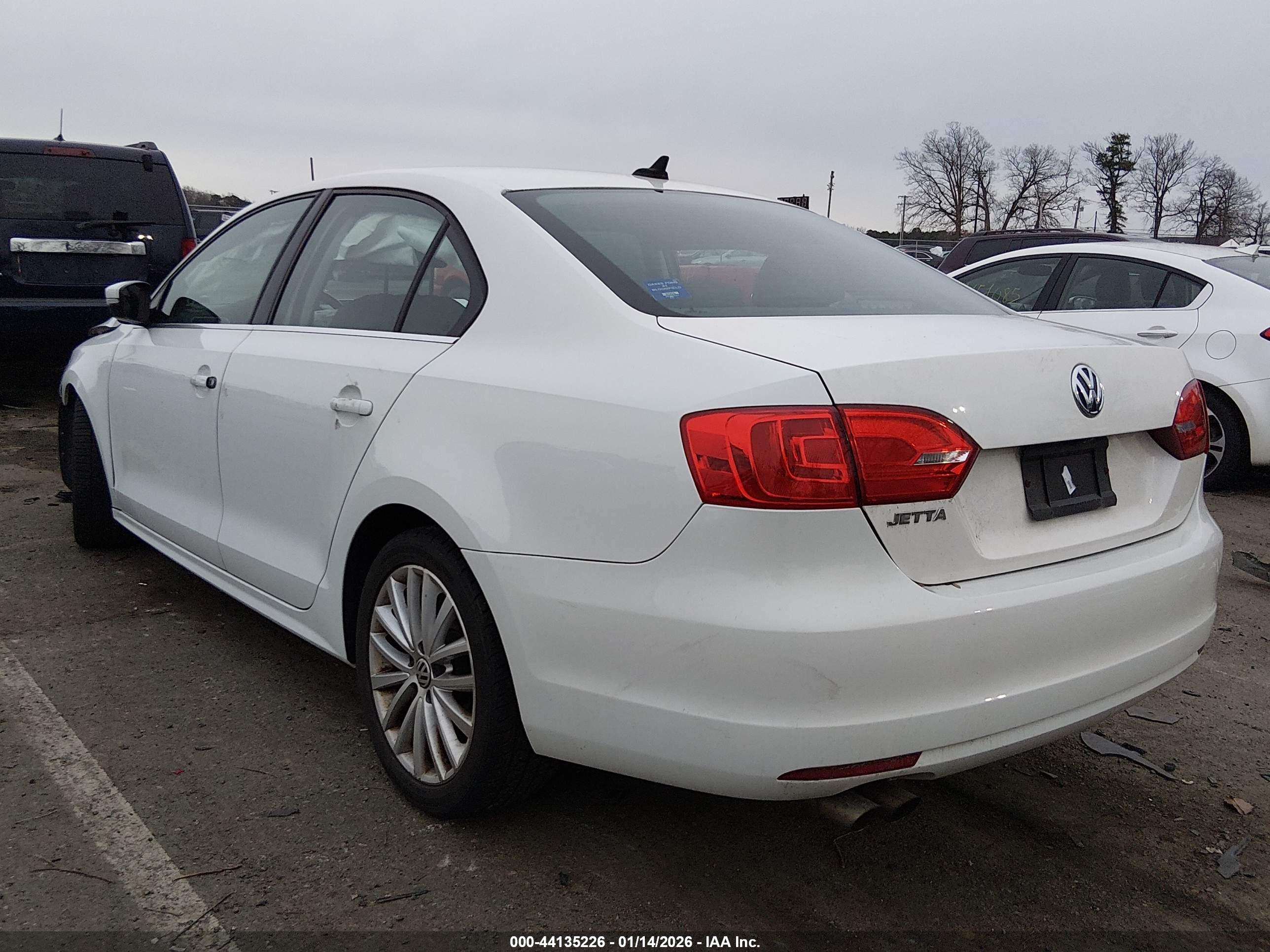 VOLKSWAGEN JETTA image 3