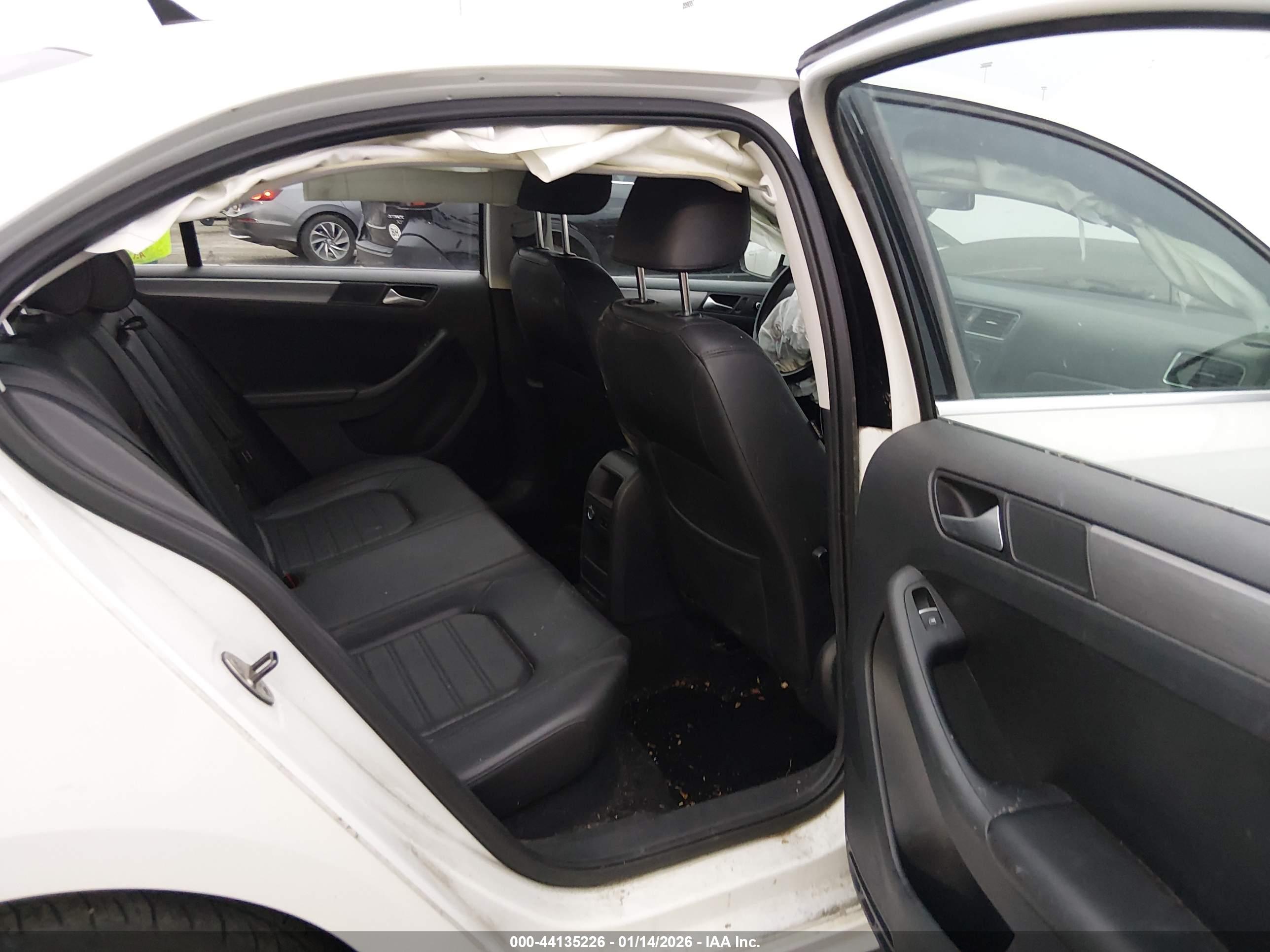 VOLKSWAGEN JETTA image 8