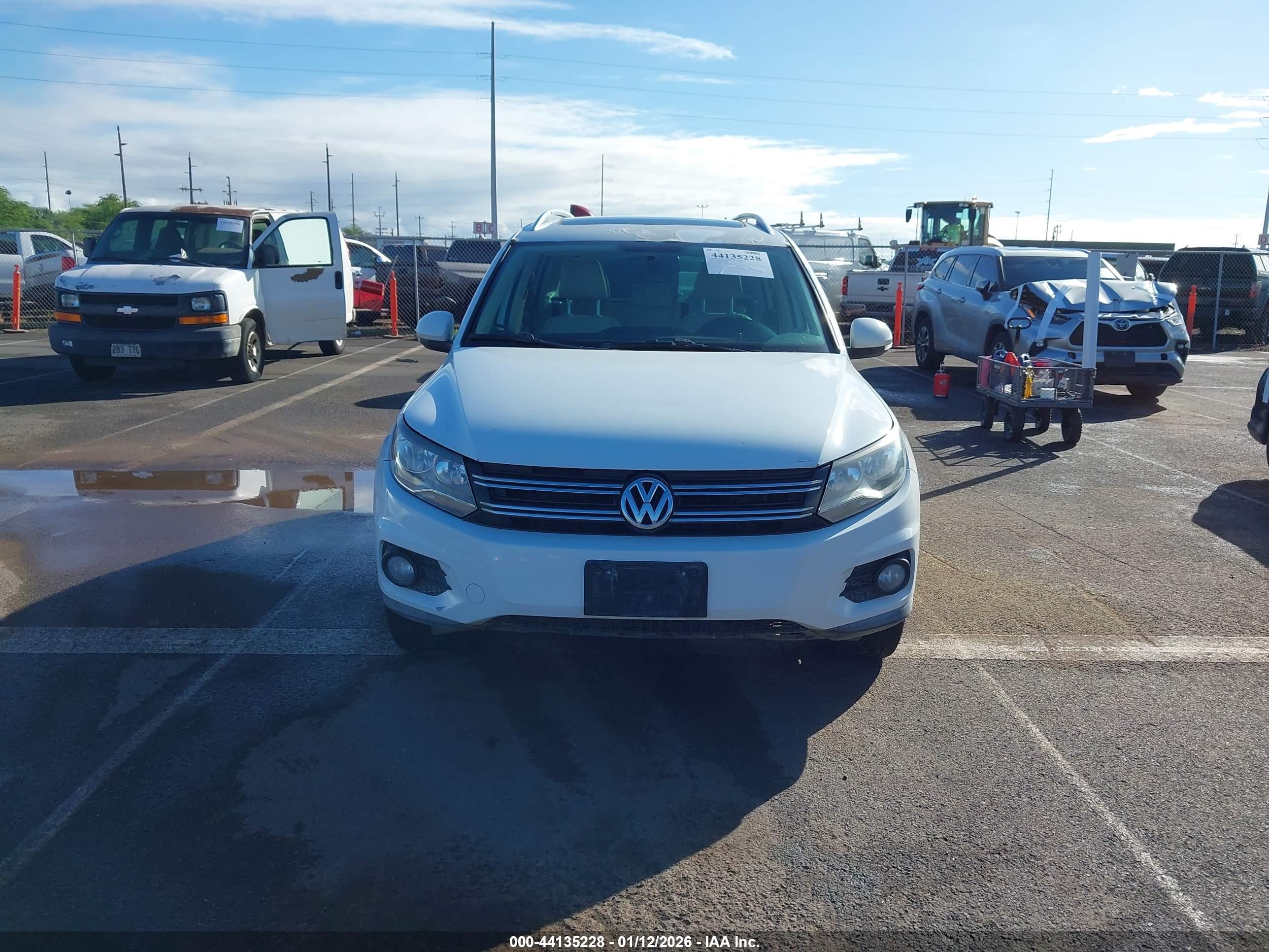 VOLKSWAGEN TIGUAN image 6