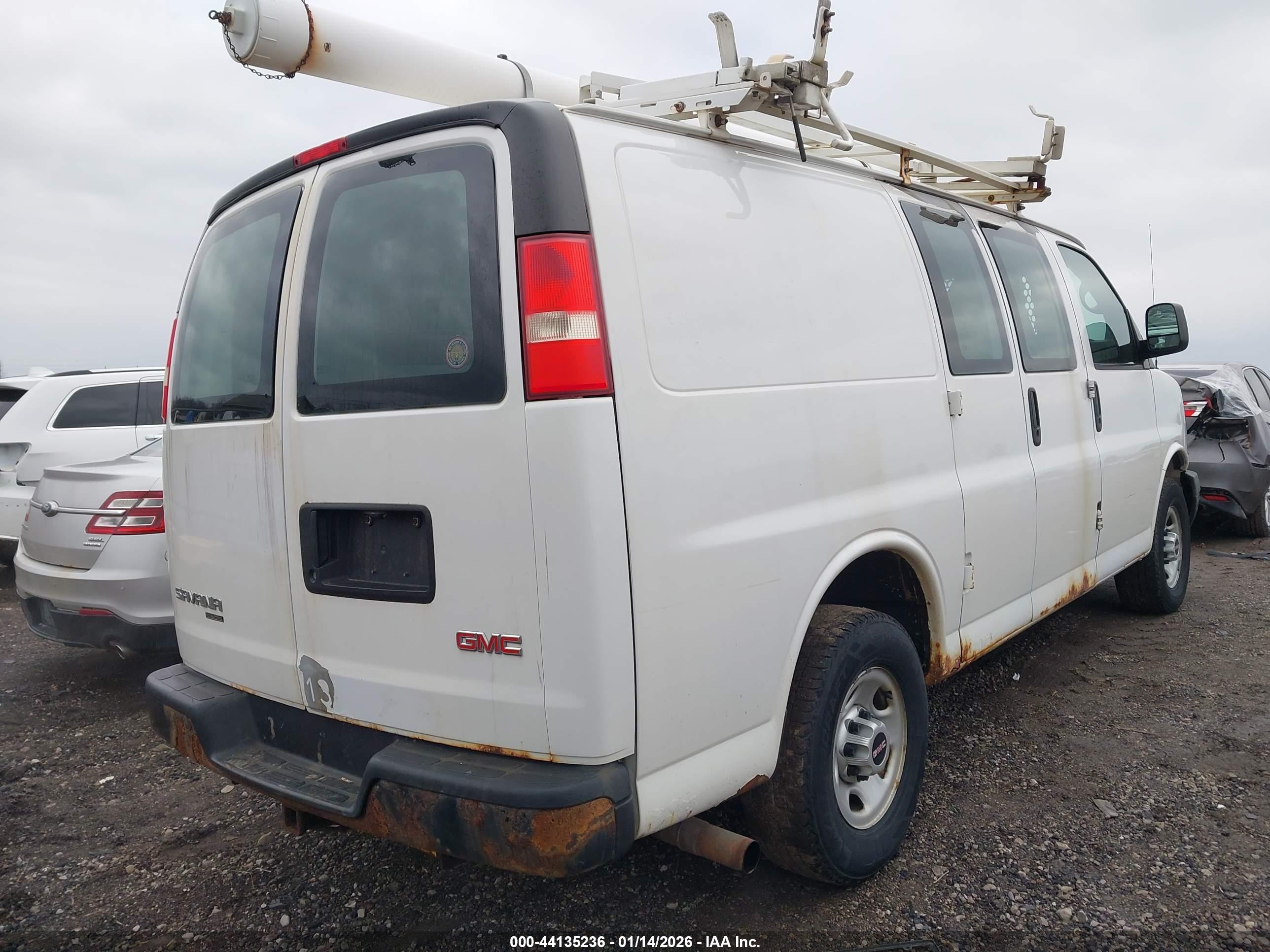 GMC SAVANA image 4