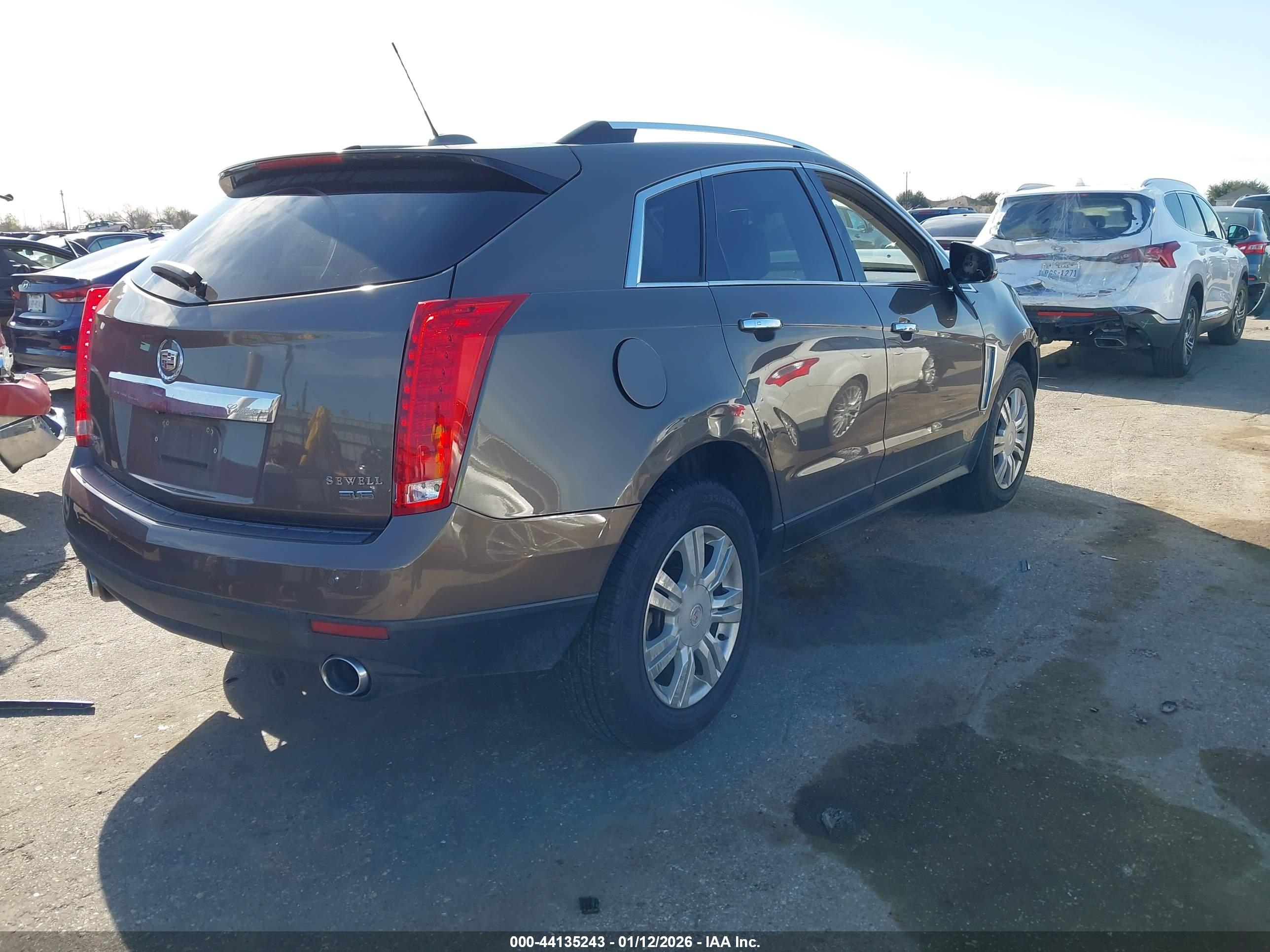 CADILLAC SRX image 4