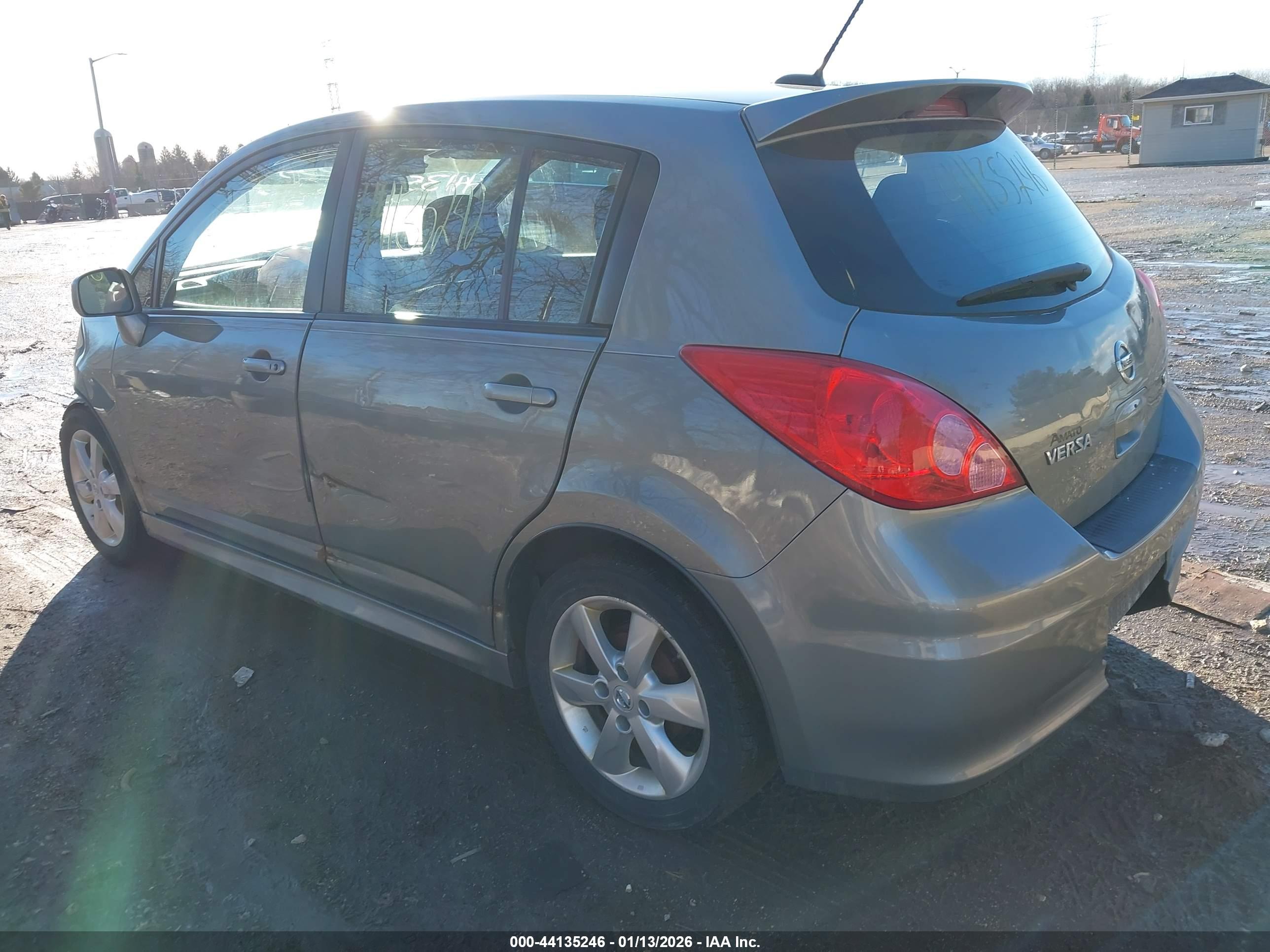 NISSAN VERSA image 3